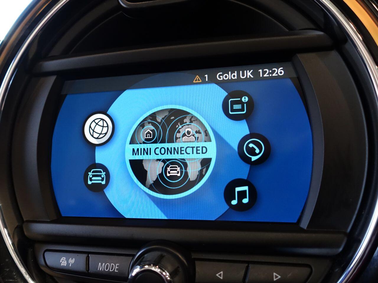 MINI Convertible - Image 31