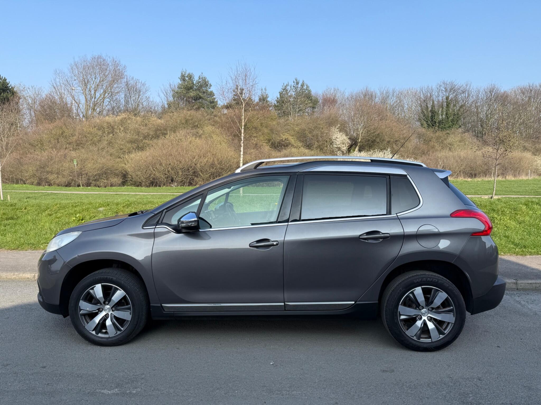 Peugeot 2008 - Image 9