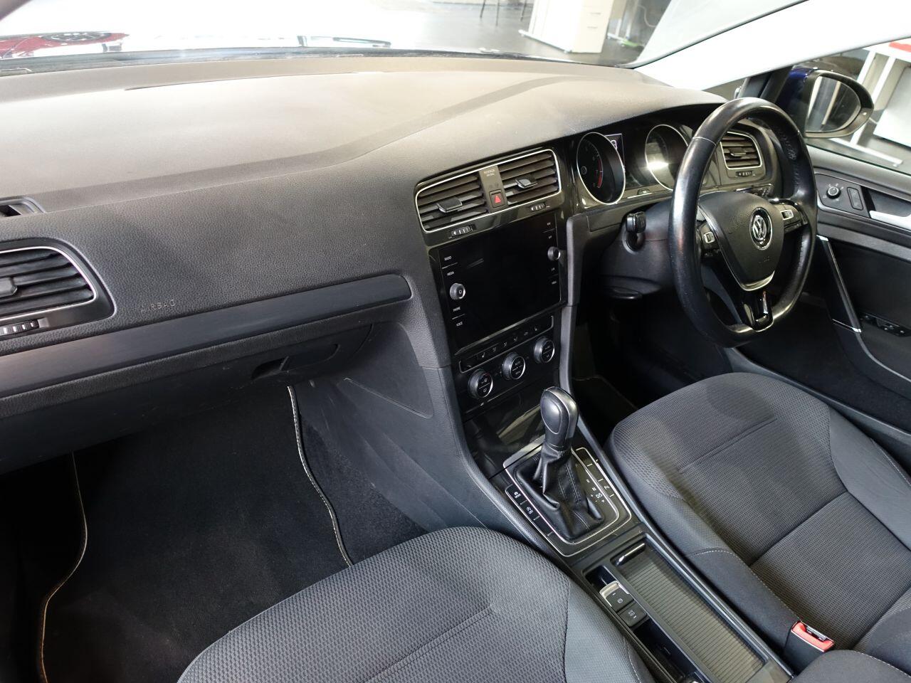 Volkswagen Golf - Image 14