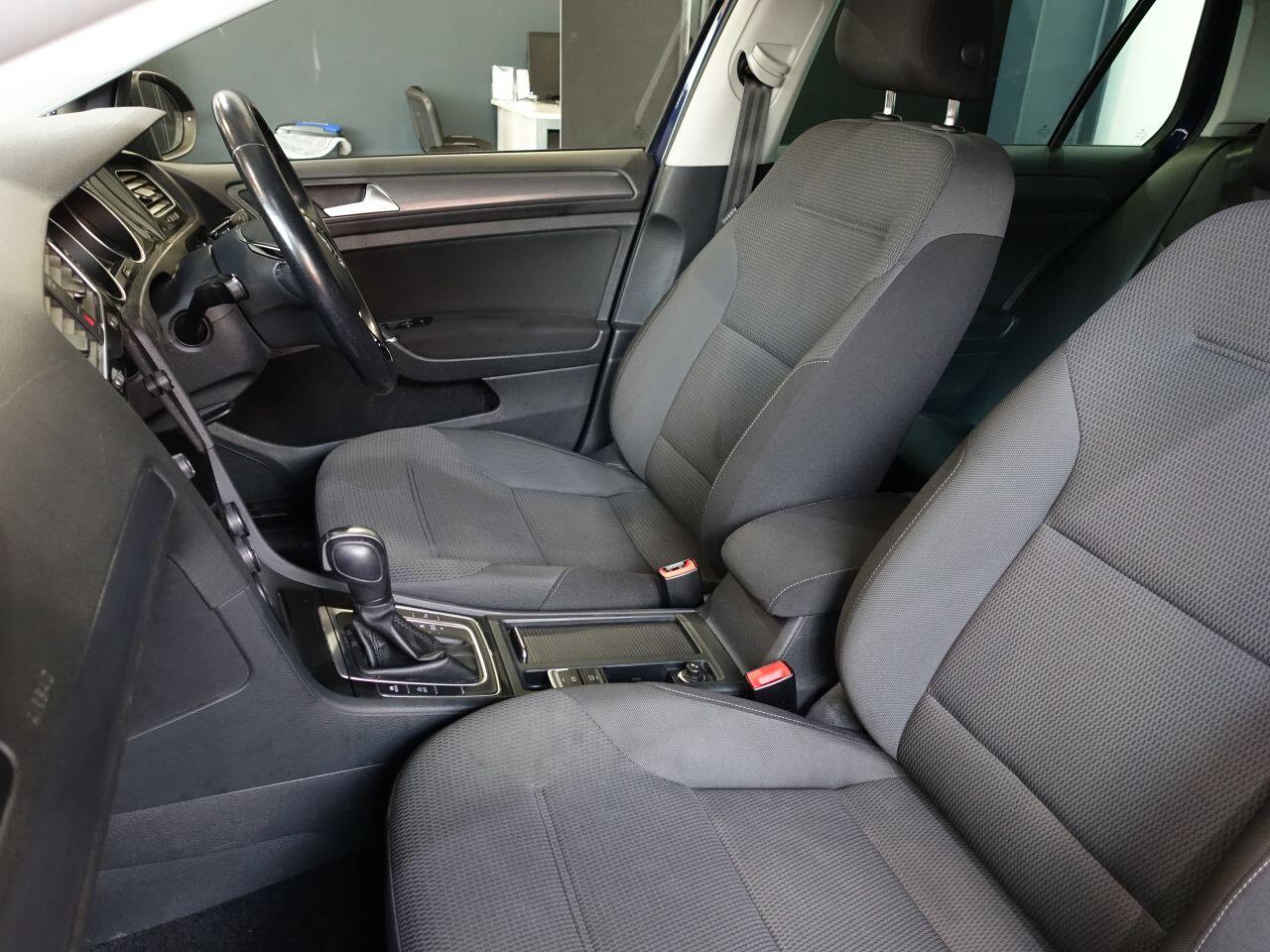 Volkswagen Golf - Image 16