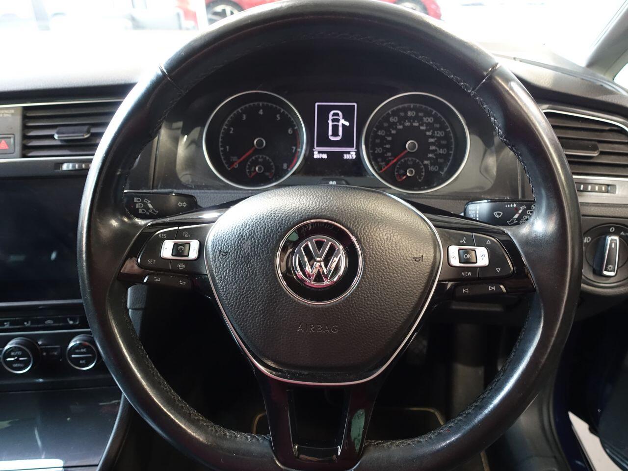 Volkswagen Golf - Image 23