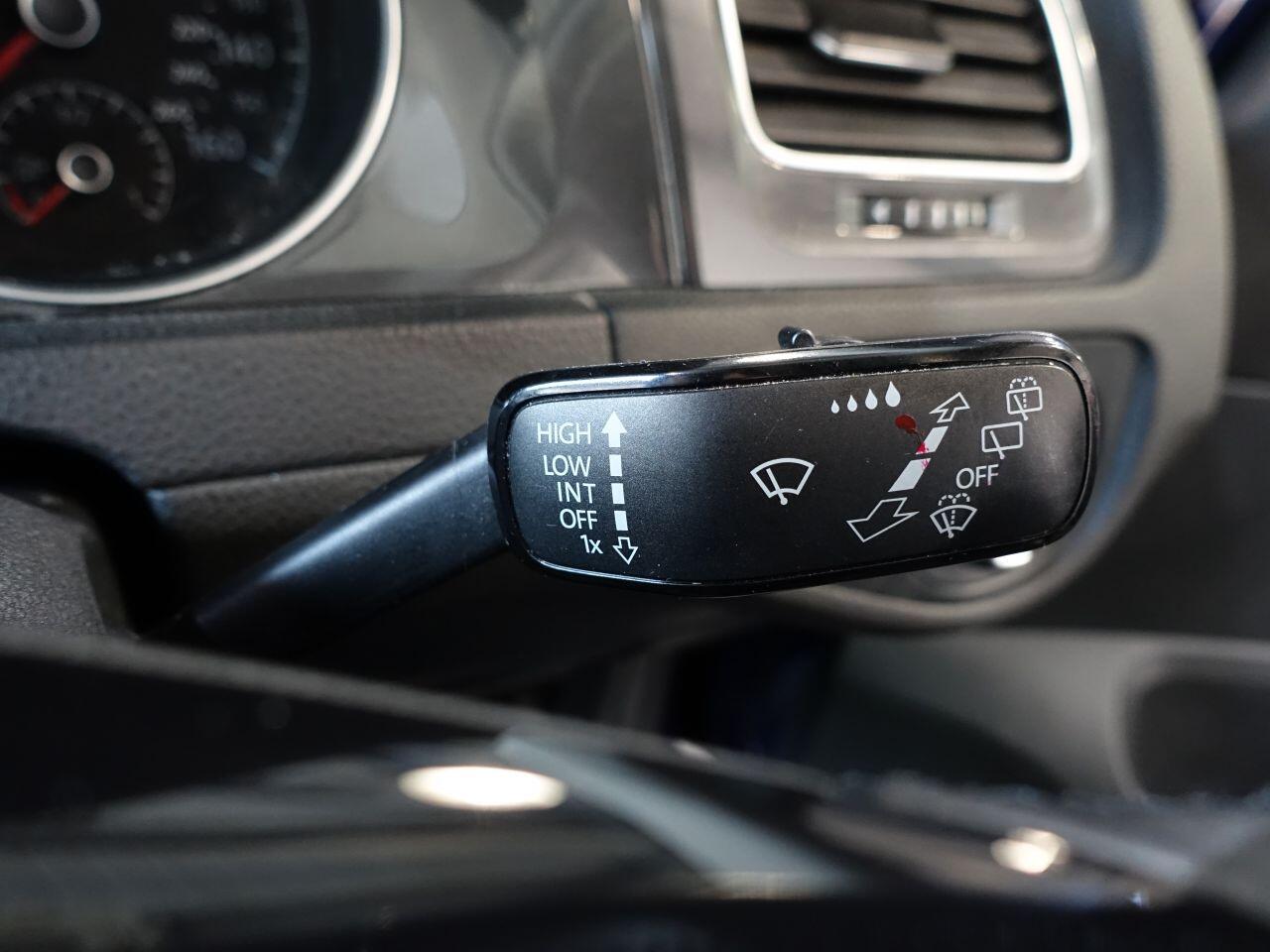 Volkswagen Golf - Image 27