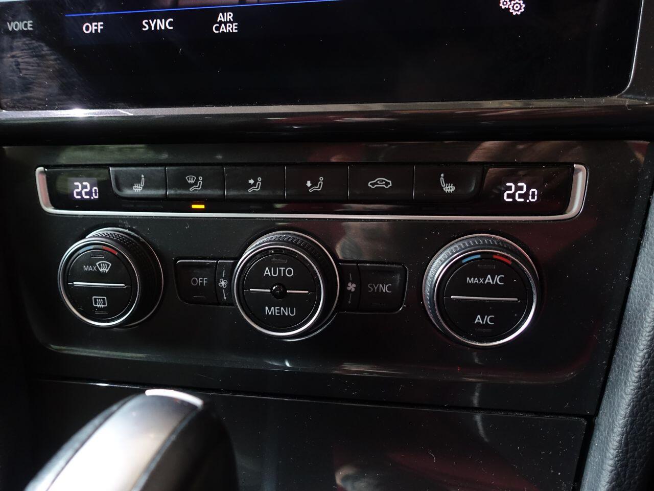 Volkswagen Golf - Image 28