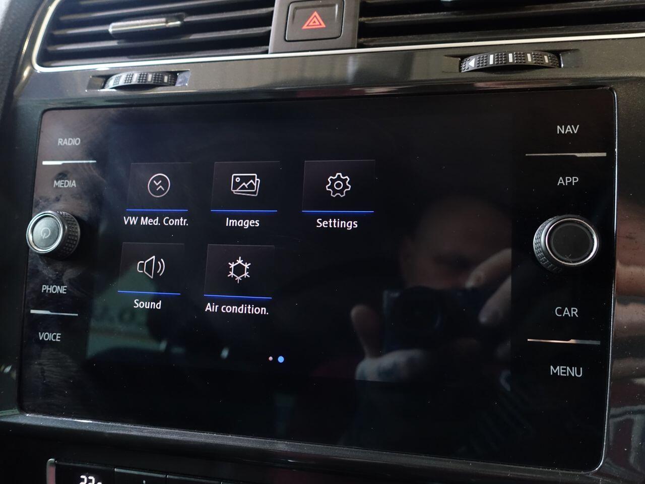 Volkswagen Golf - Image 39