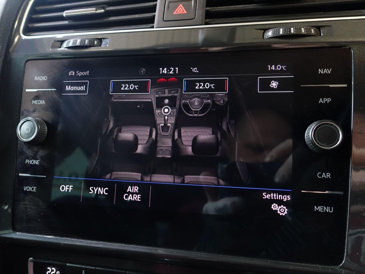 Volkswagen Golf - Image 40