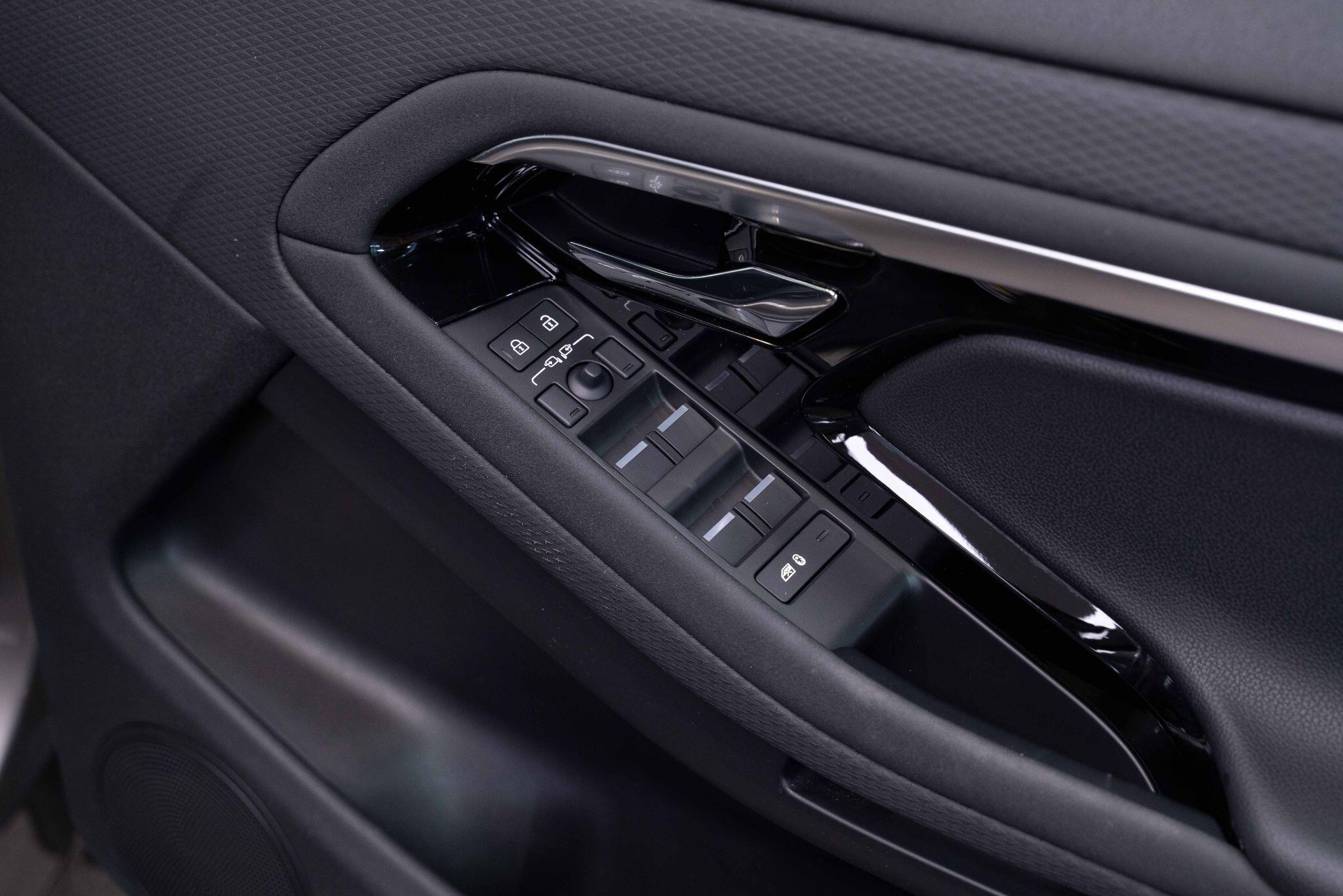 Land Rover Range Rover Evoque - Image 23