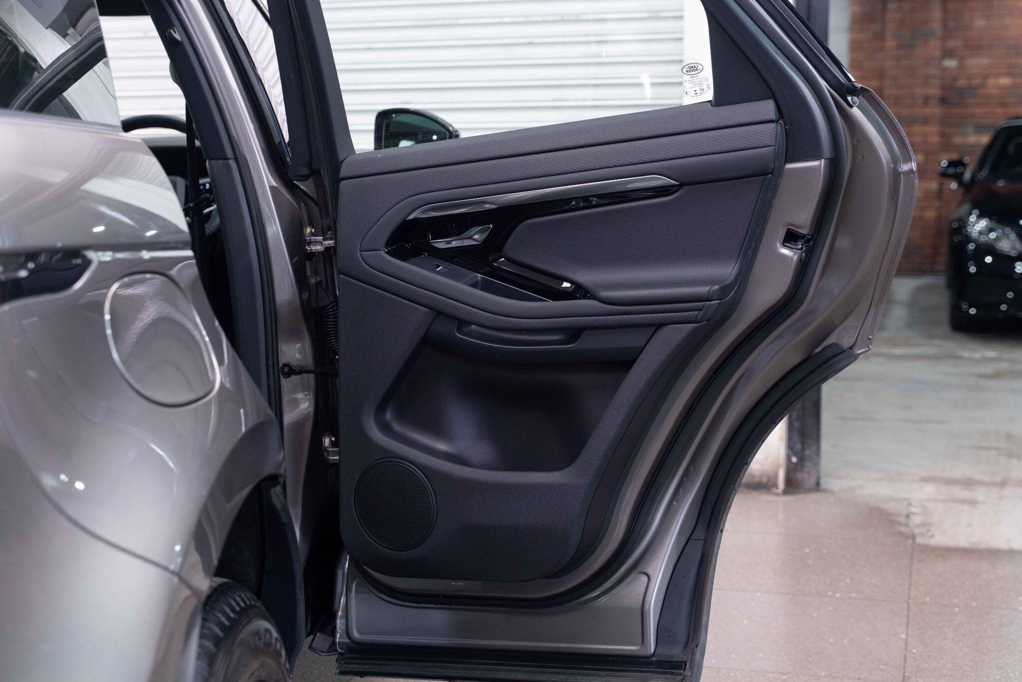 Land Rover Range Rover Evoque - Image 24