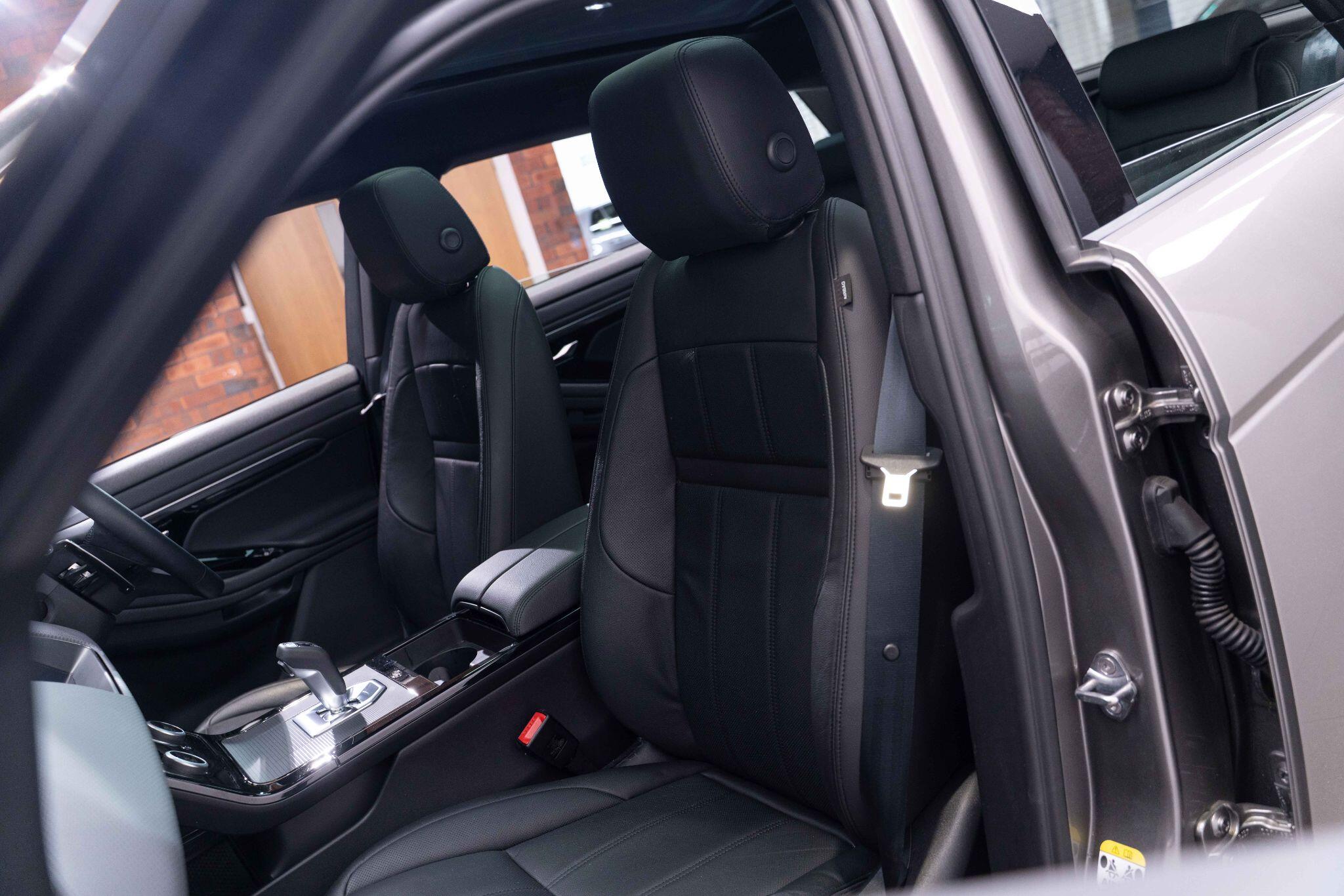 Land Rover Range Rover Evoque - Image 37