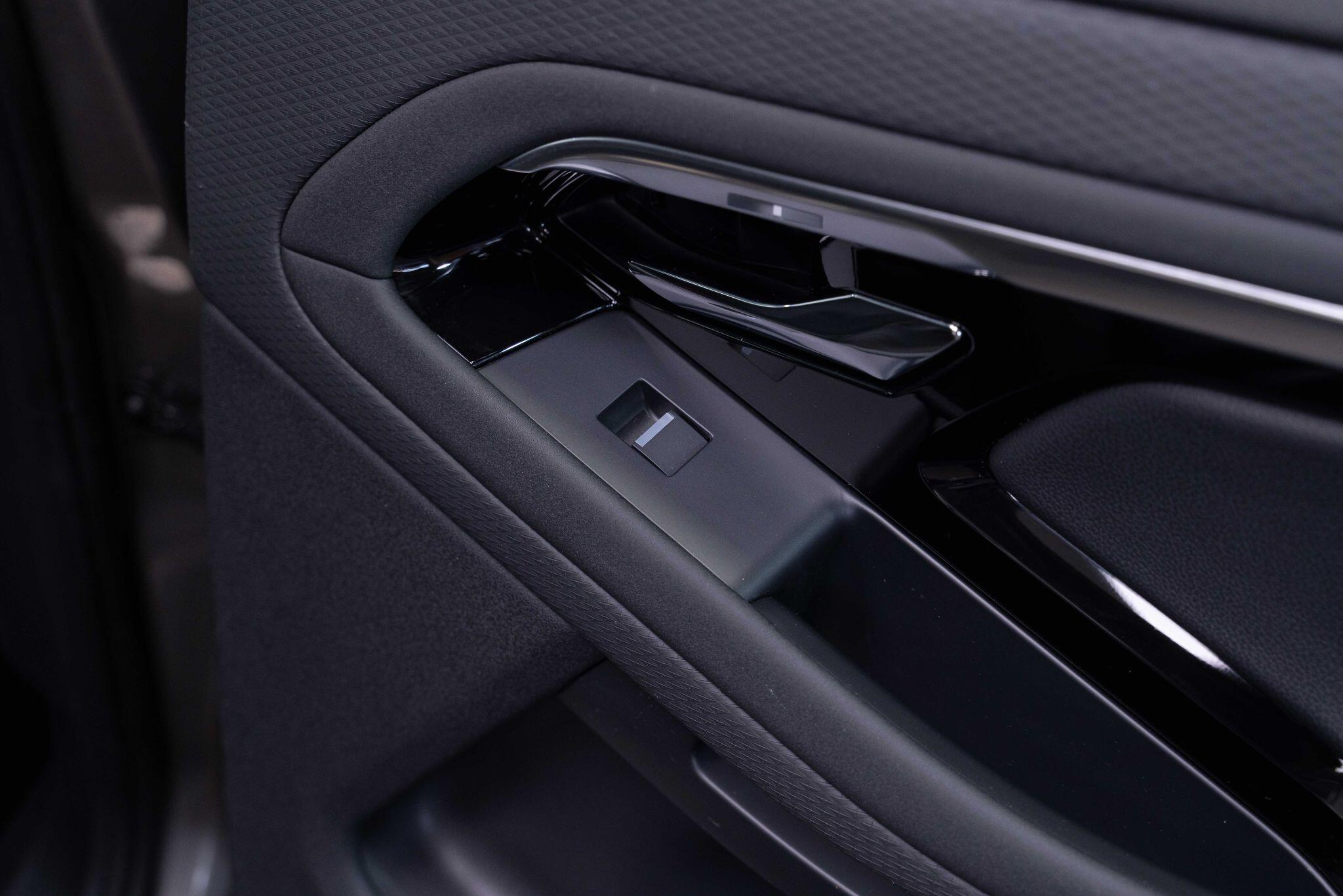 Land Rover Range Rover Evoque - Image 44