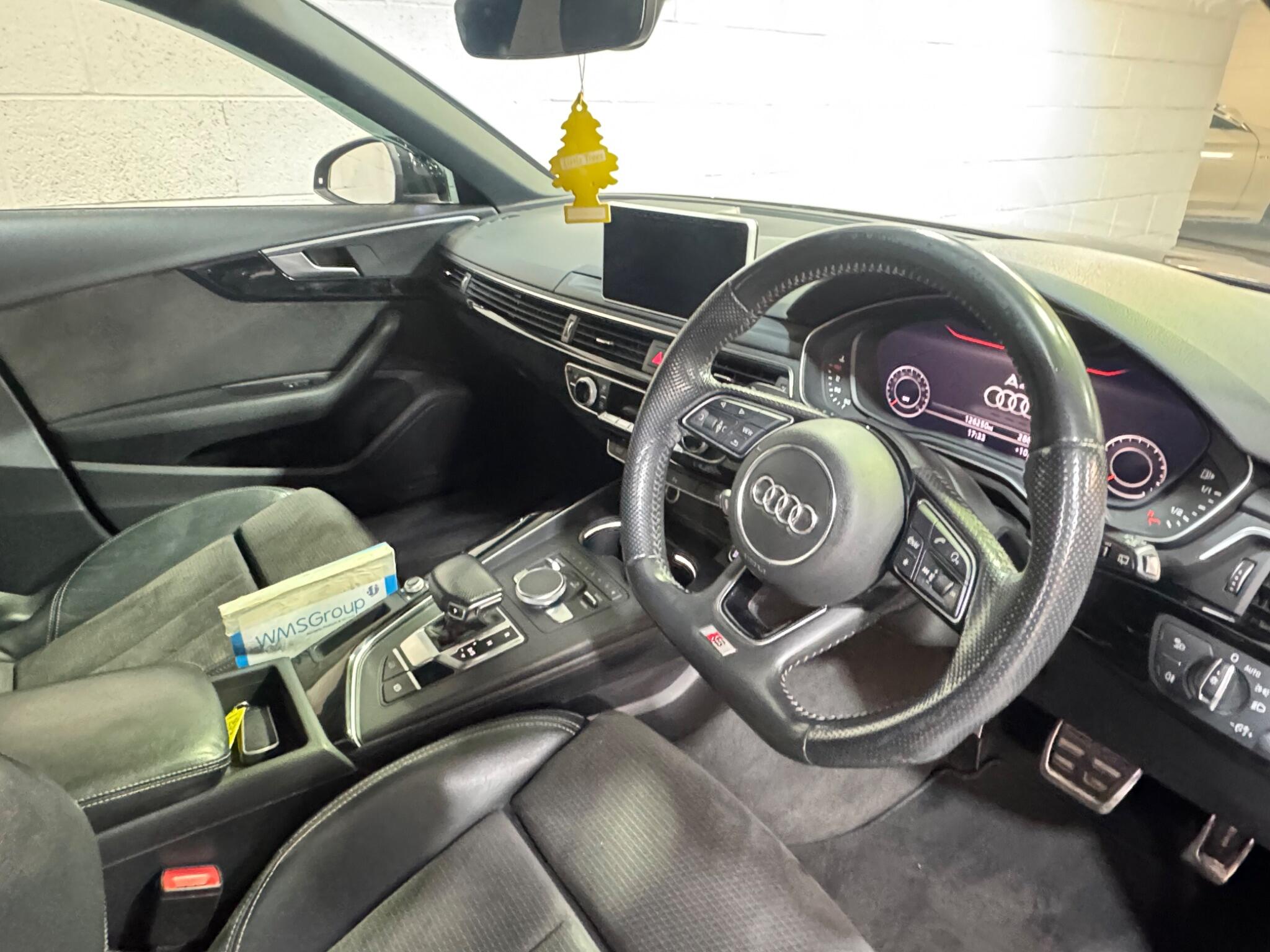 Audi A4 Avant - Image 10