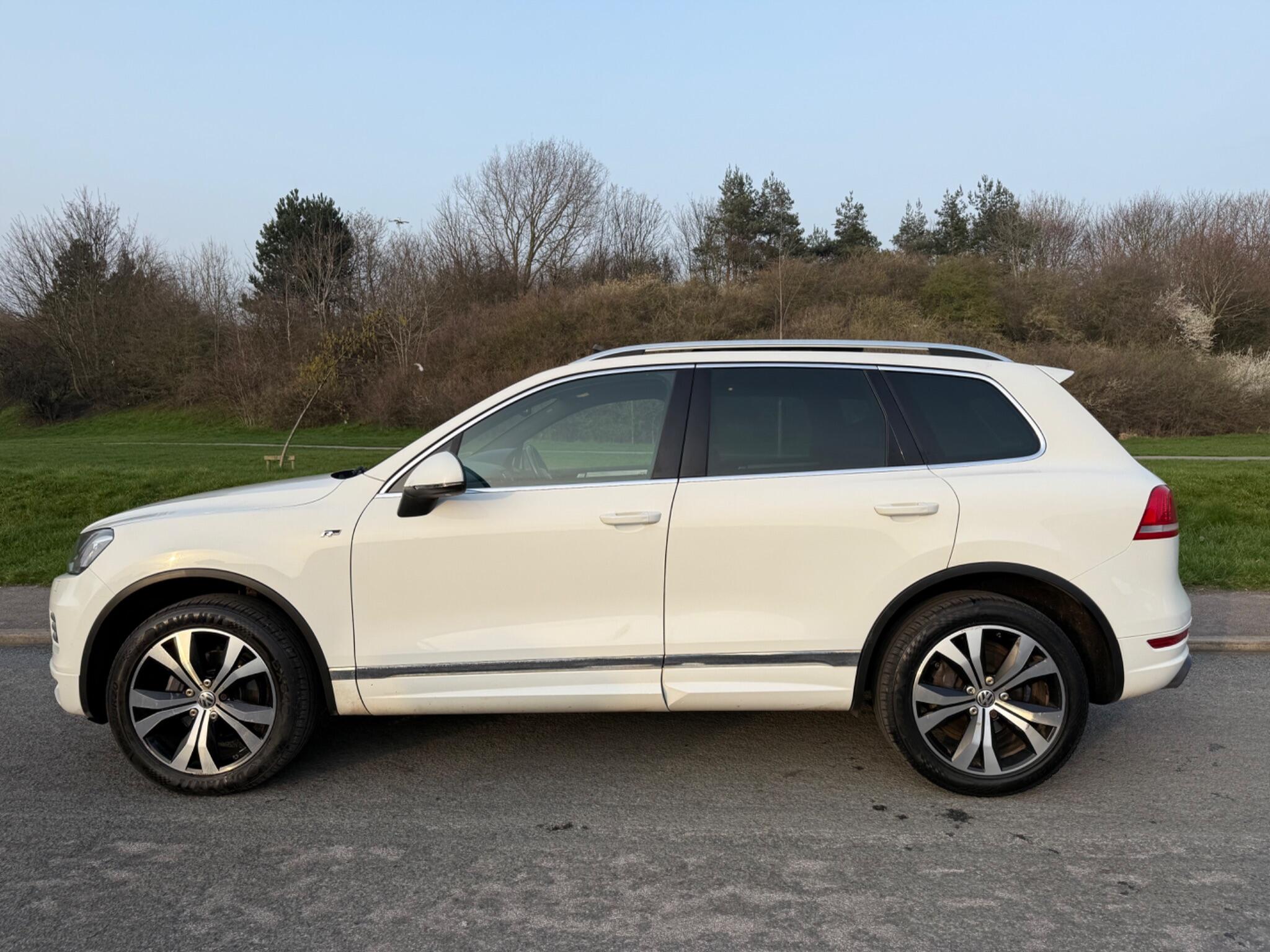 Volkswagen Touareg - Image 9