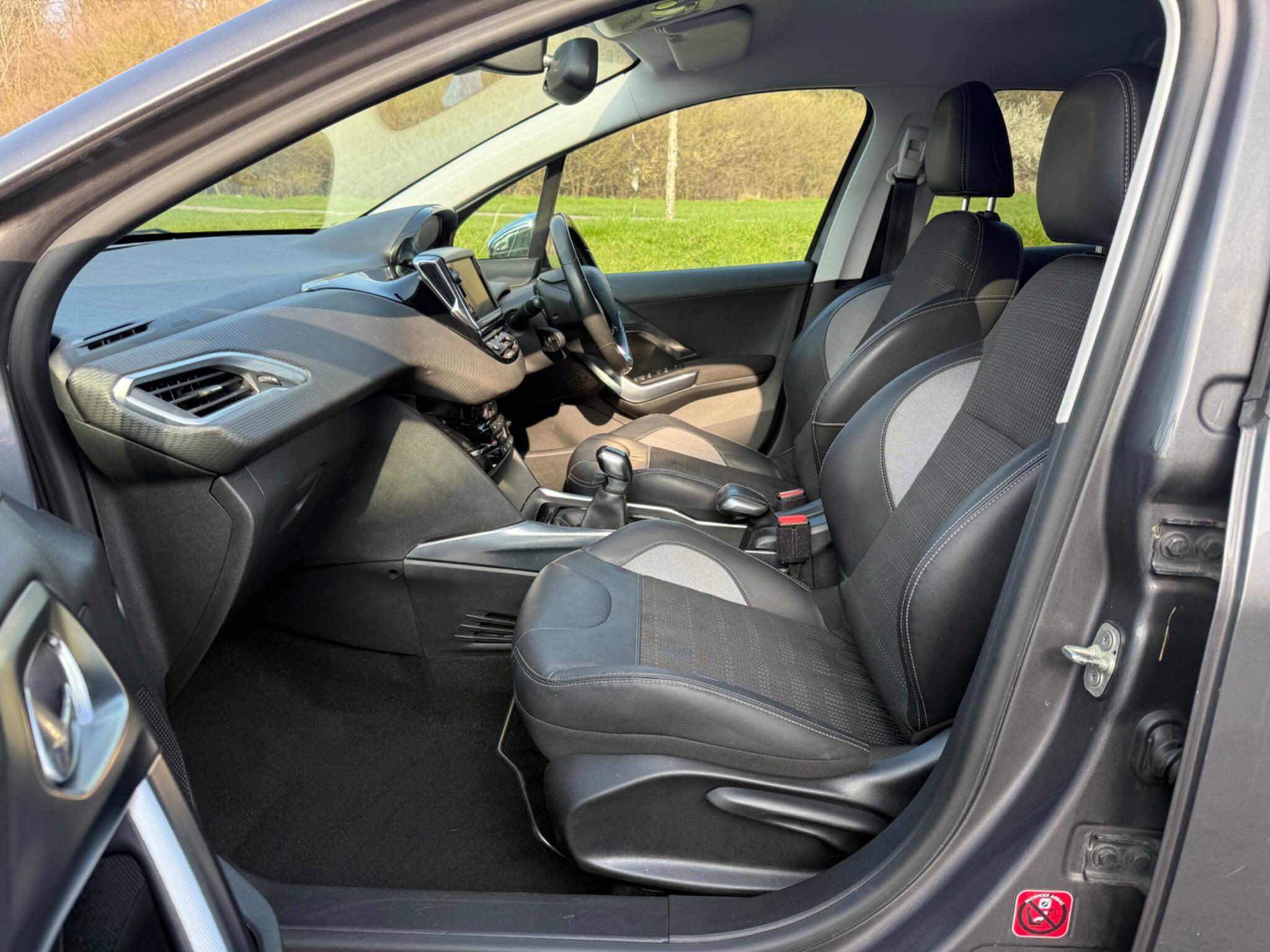 Peugeot 2008 - Image 2