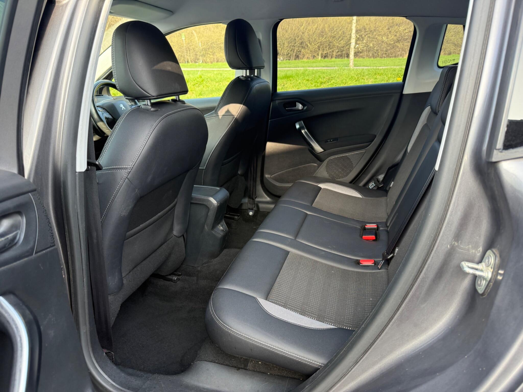 Peugeot 2008 - Image 6