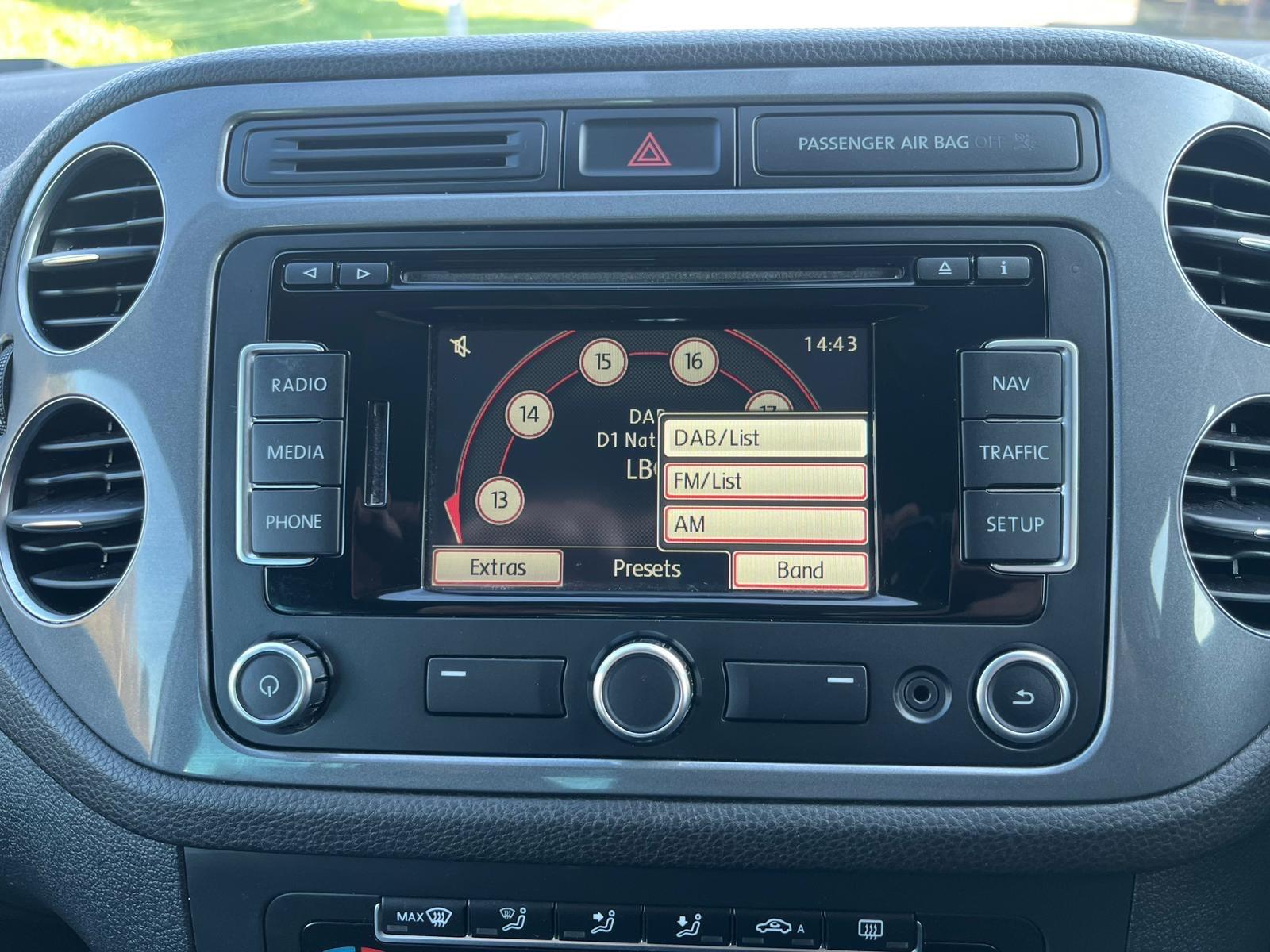 Volkswagen Tiguan - Image 8