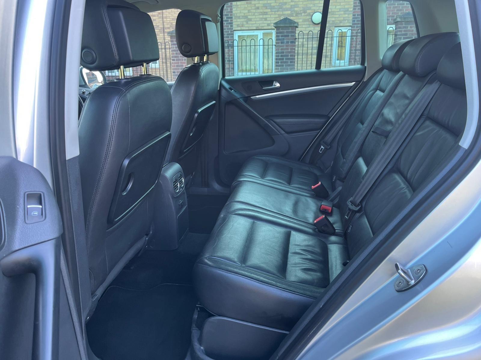 Volkswagen Tiguan - Image 13