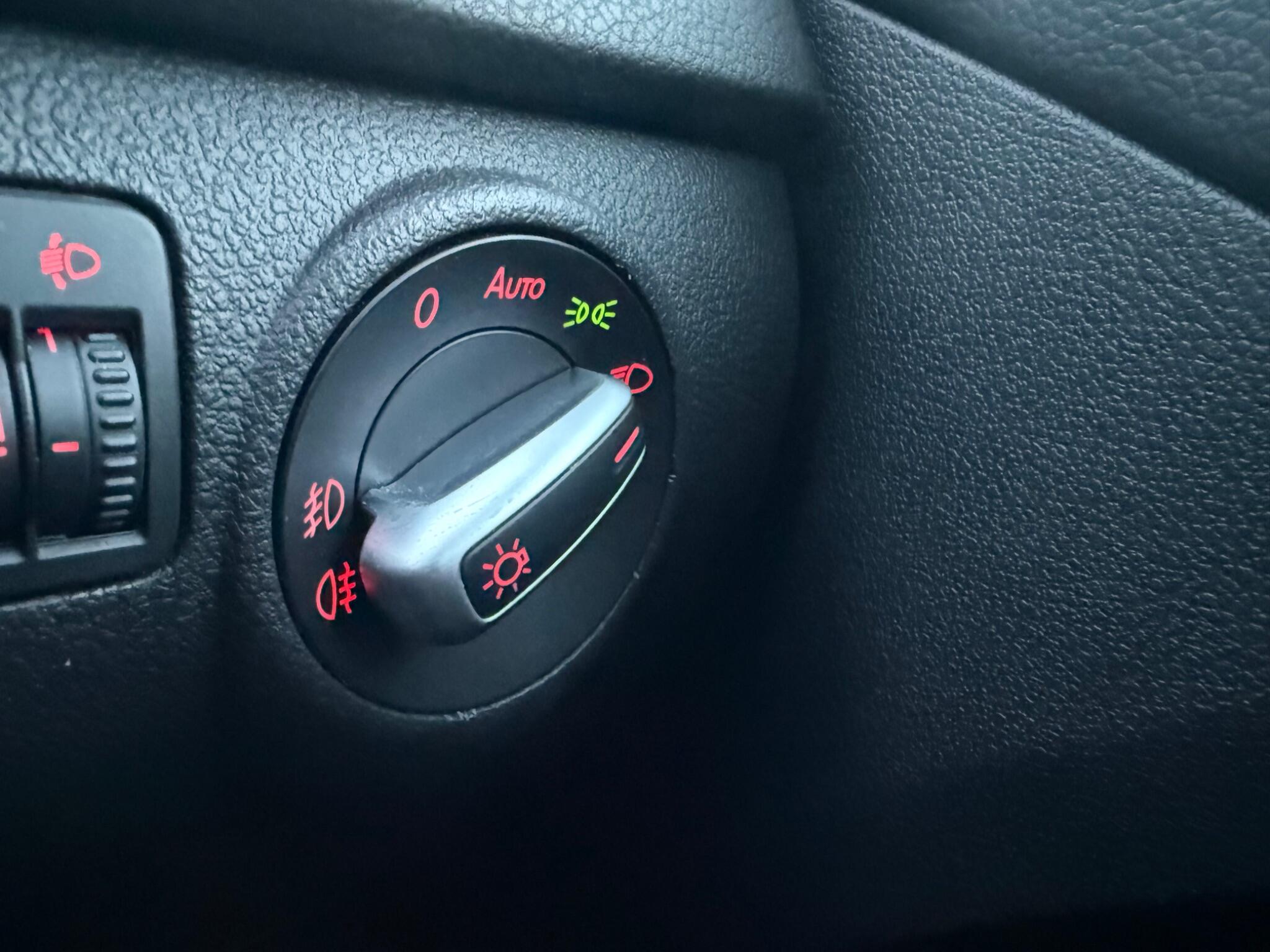 Volkswagen Tiguan - Image 16