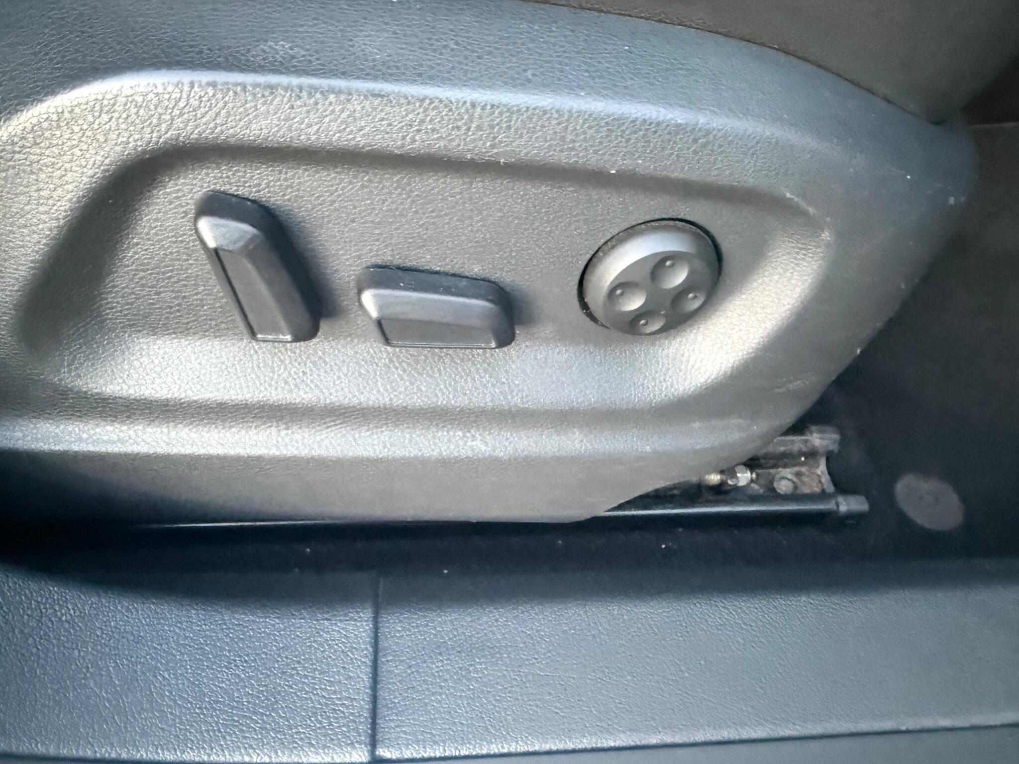 Volkswagen Tiguan - Image 18