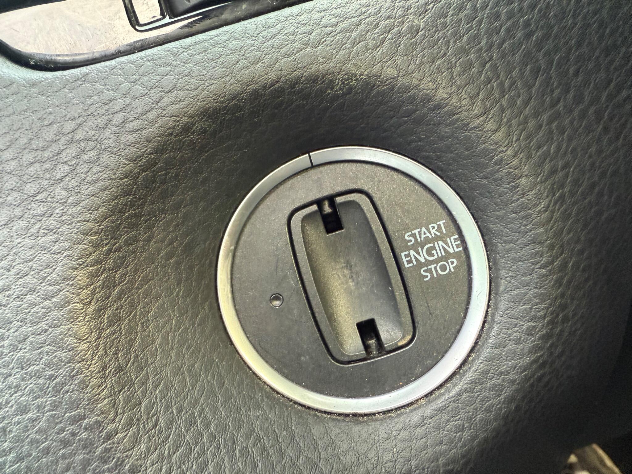 Volkswagen Touareg - Image 16