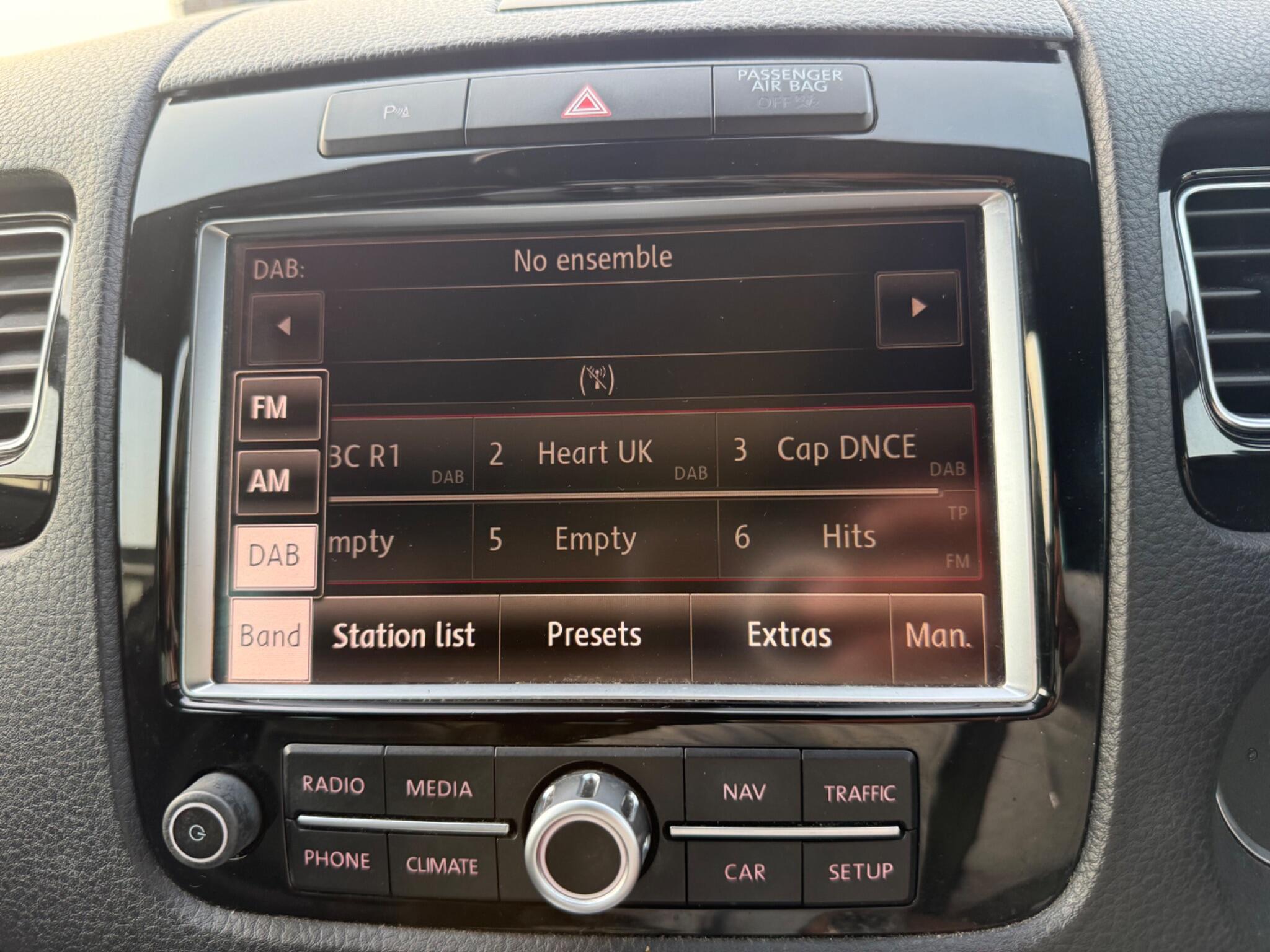 Volkswagen Touareg - Image 21