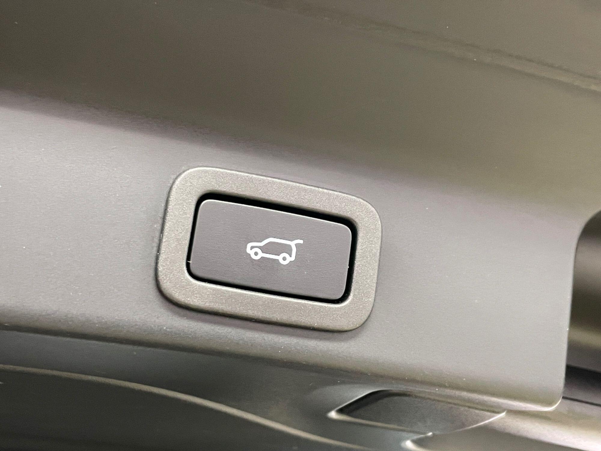 Land Rover Range Rover Velar - Image 2