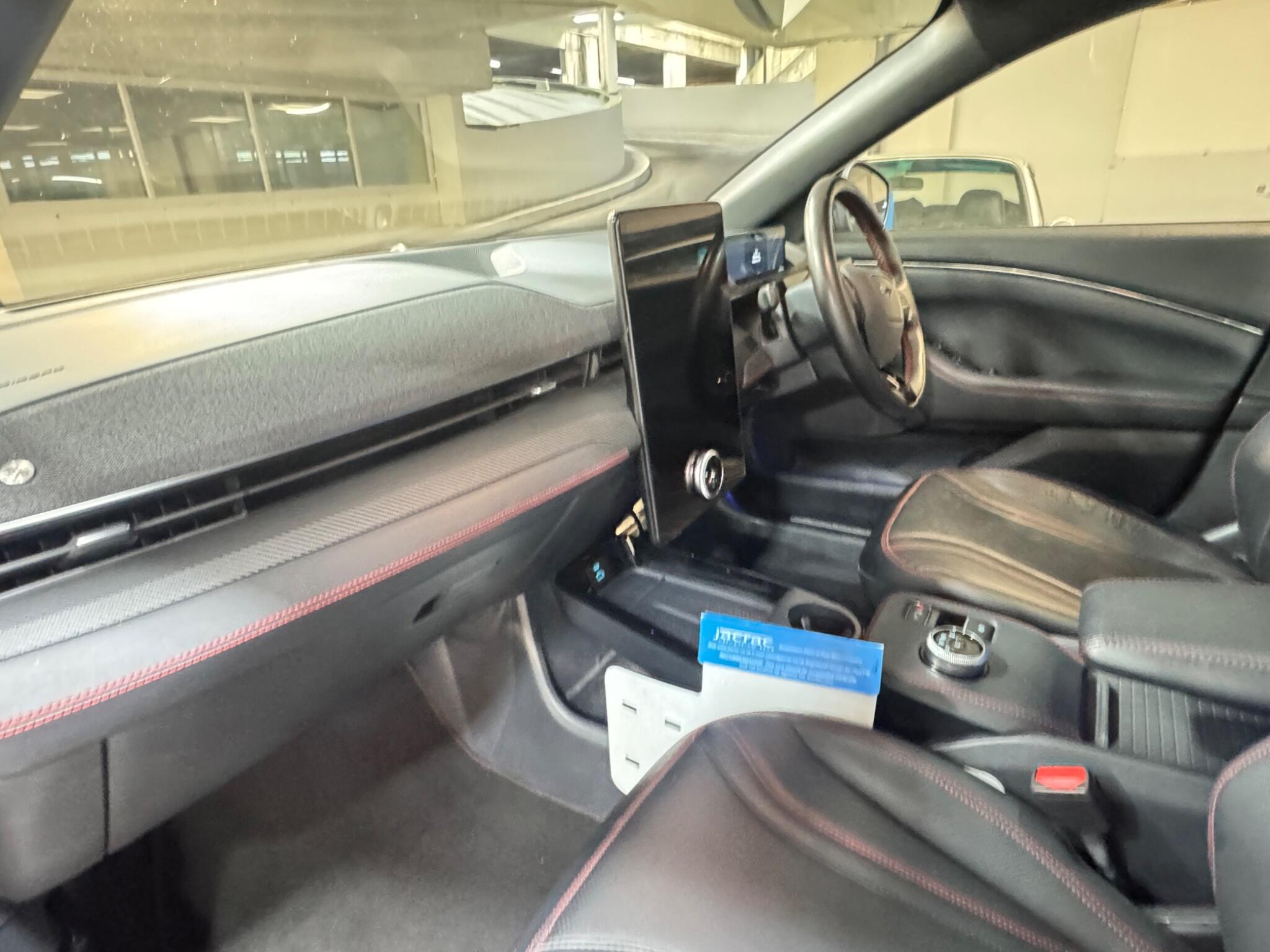 Ford Mustang Mach-E - Image 12