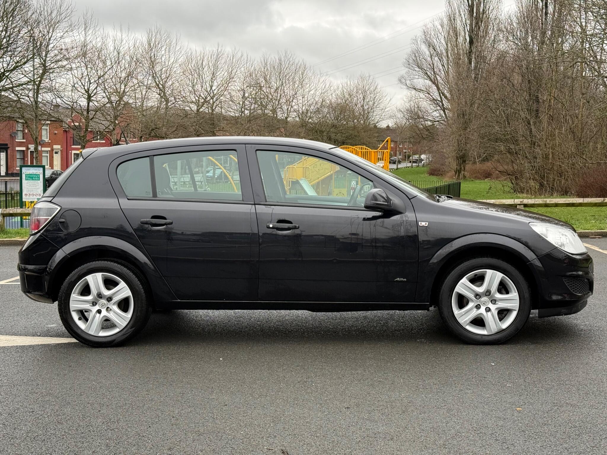 Vauxhall Astra - Image 8