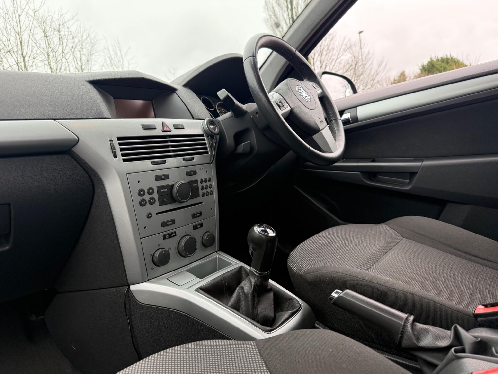 Vauxhall Astra - Image 14