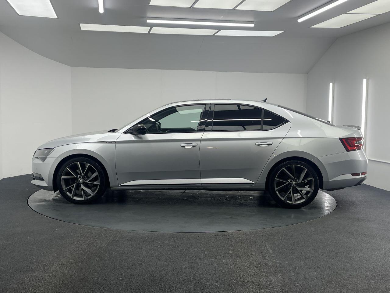 Skoda Superb - Image 6