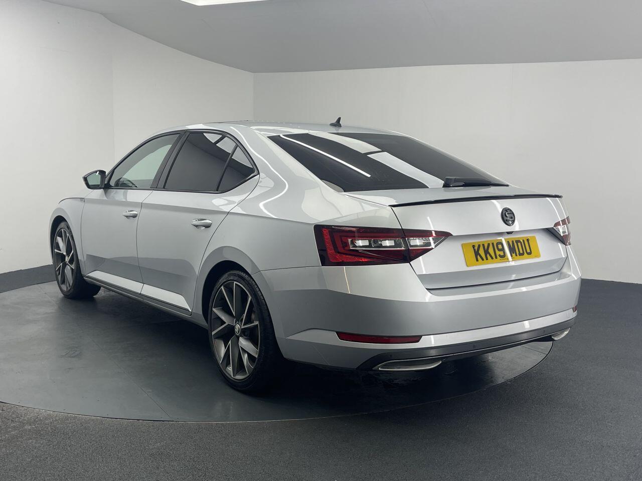 Skoda Superb - Image 8