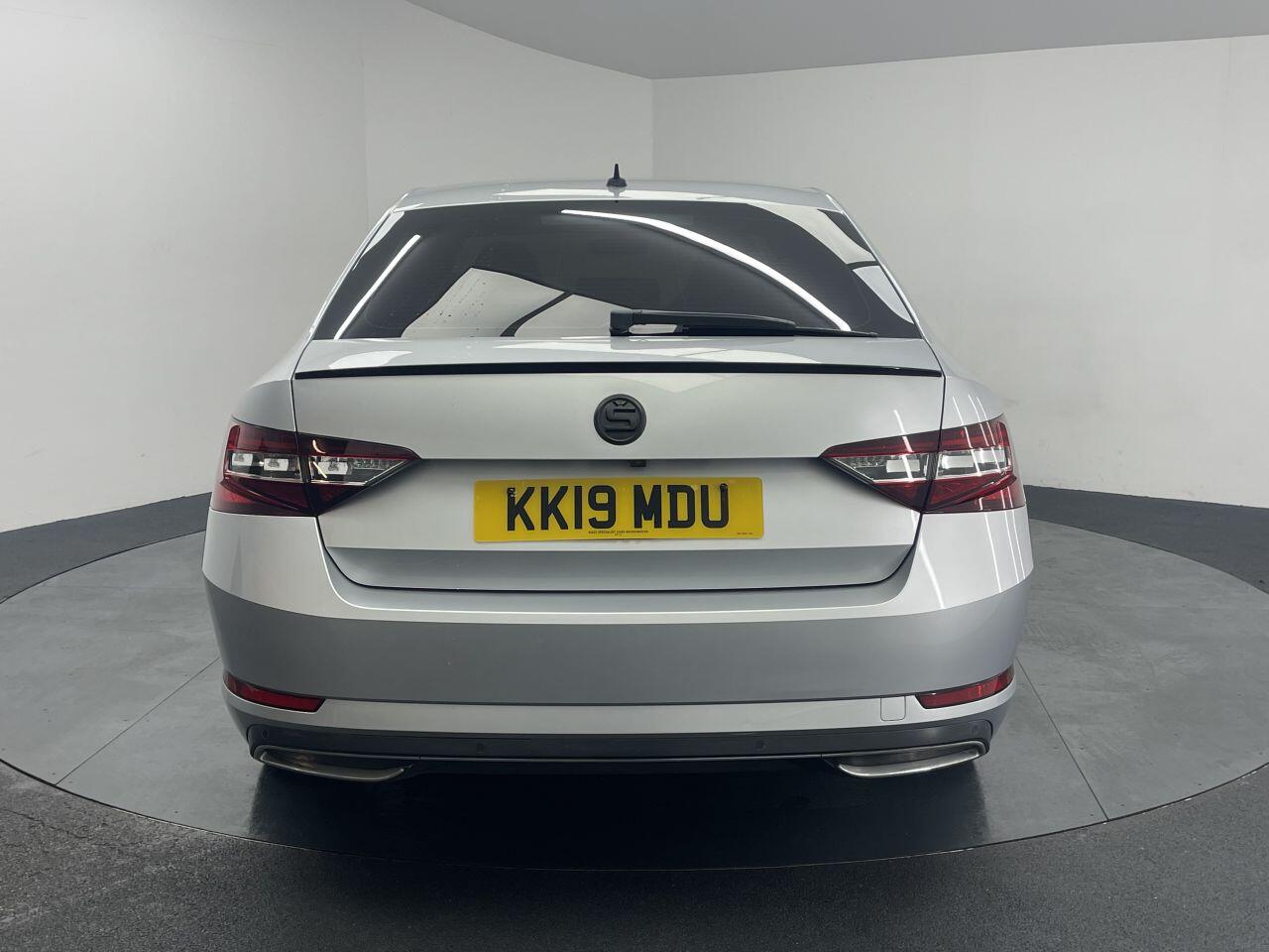 Skoda Superb - Image 10