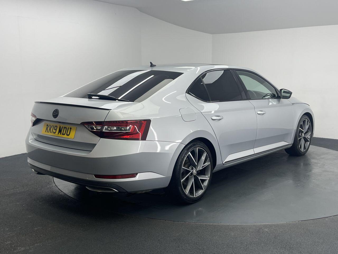 Skoda Superb - Image 12