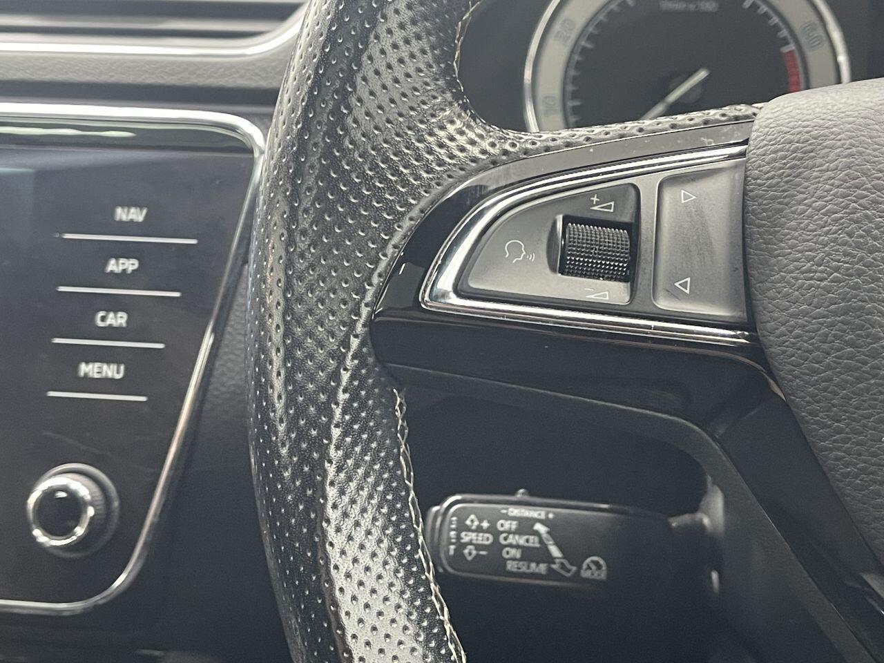 Skoda Superb - Image 32