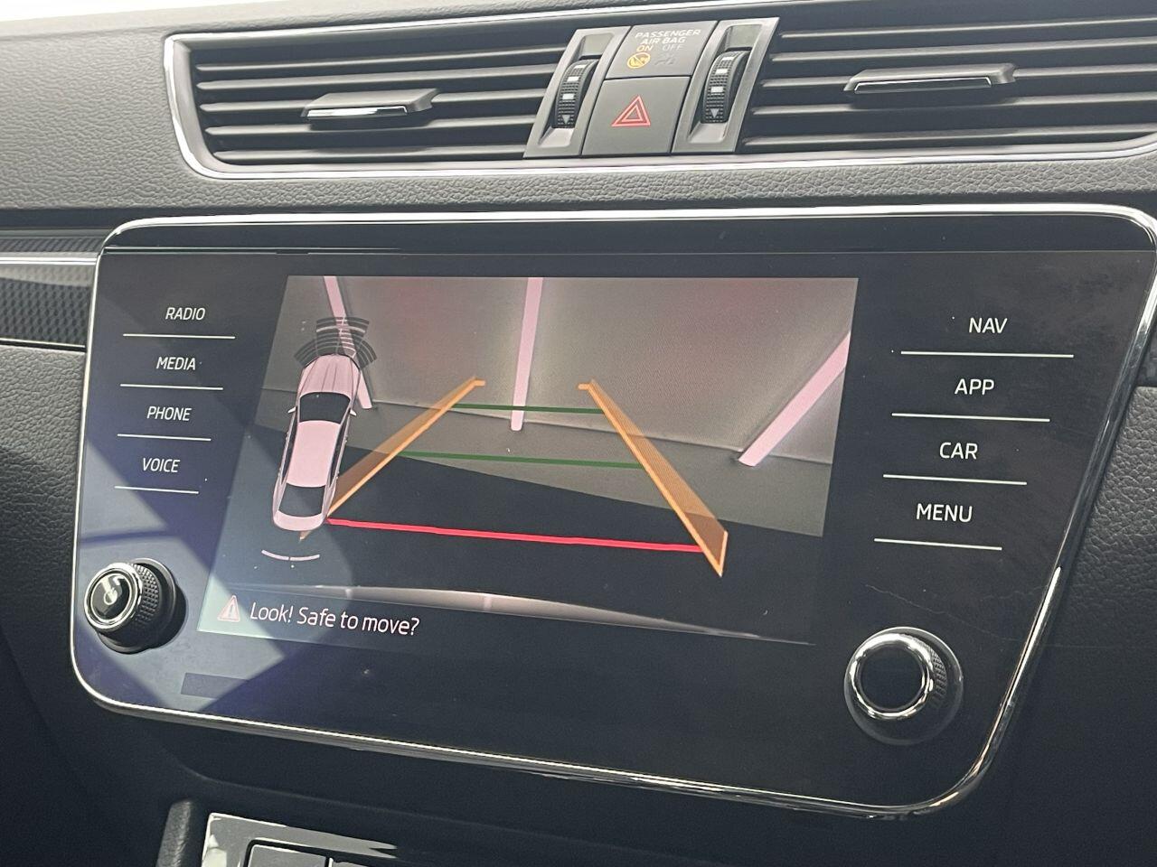 Skoda Superb - Image 17