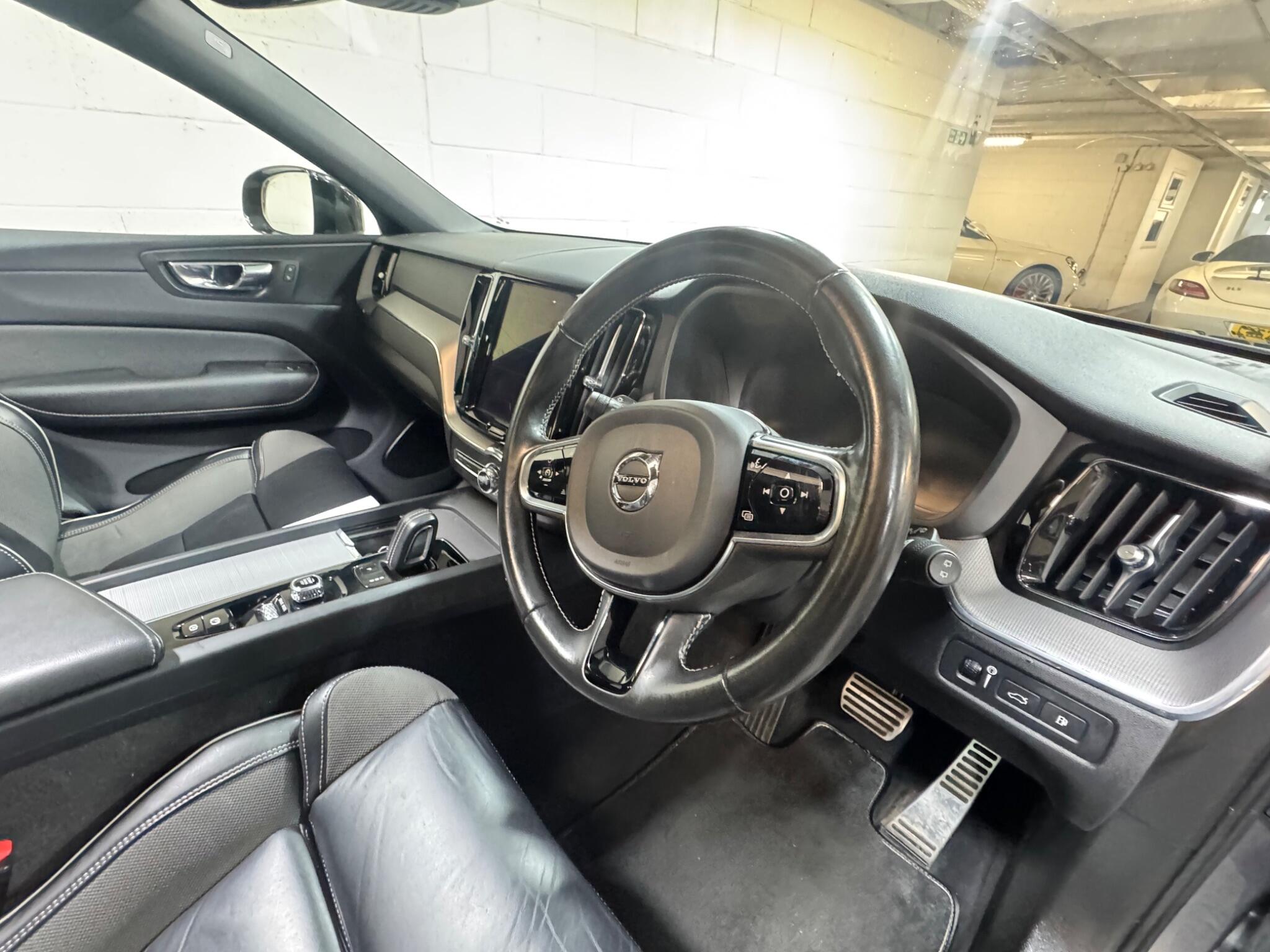 Volvo XC60 - Image 9