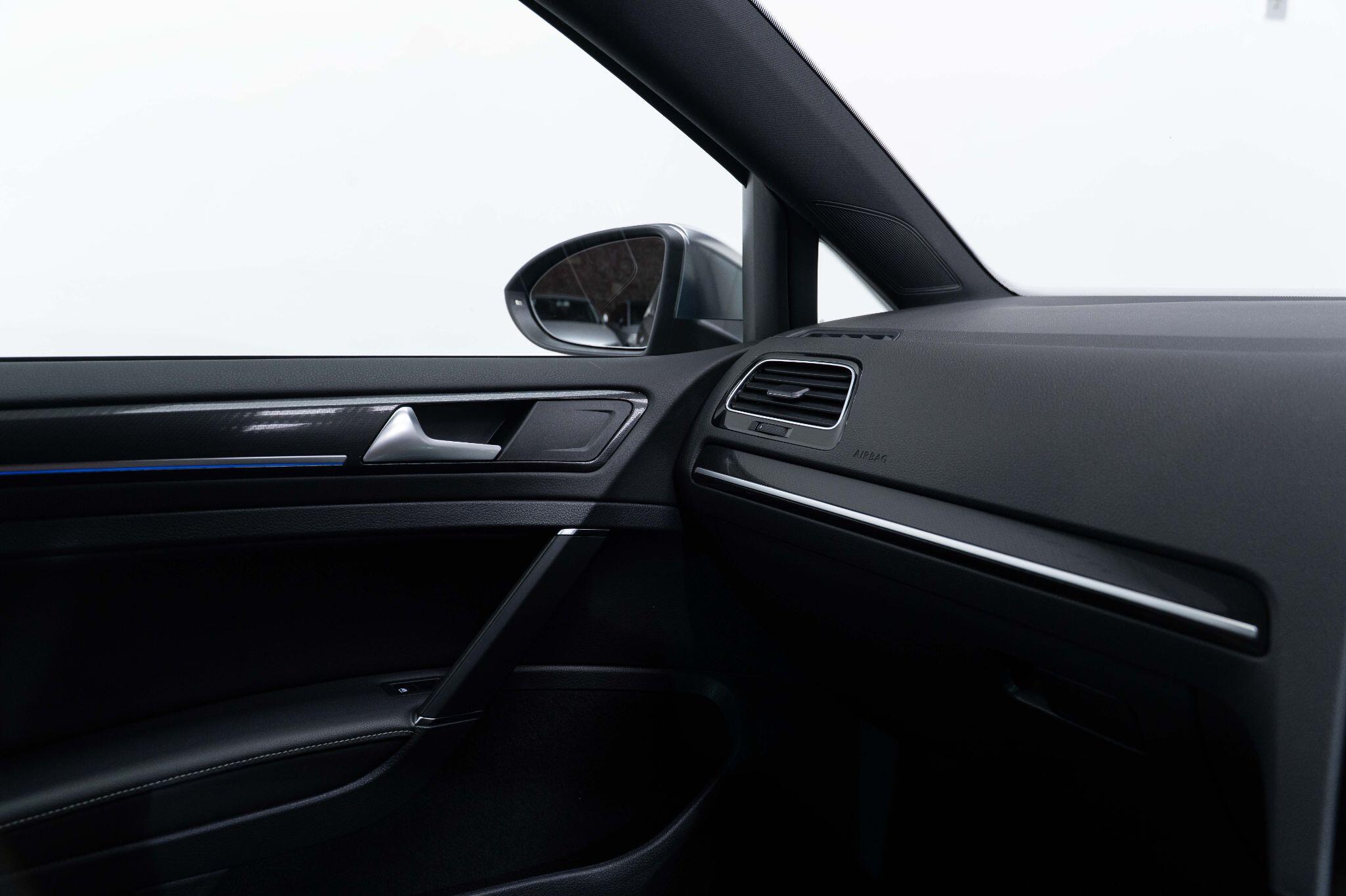 Volkswagen Golf - Image 7