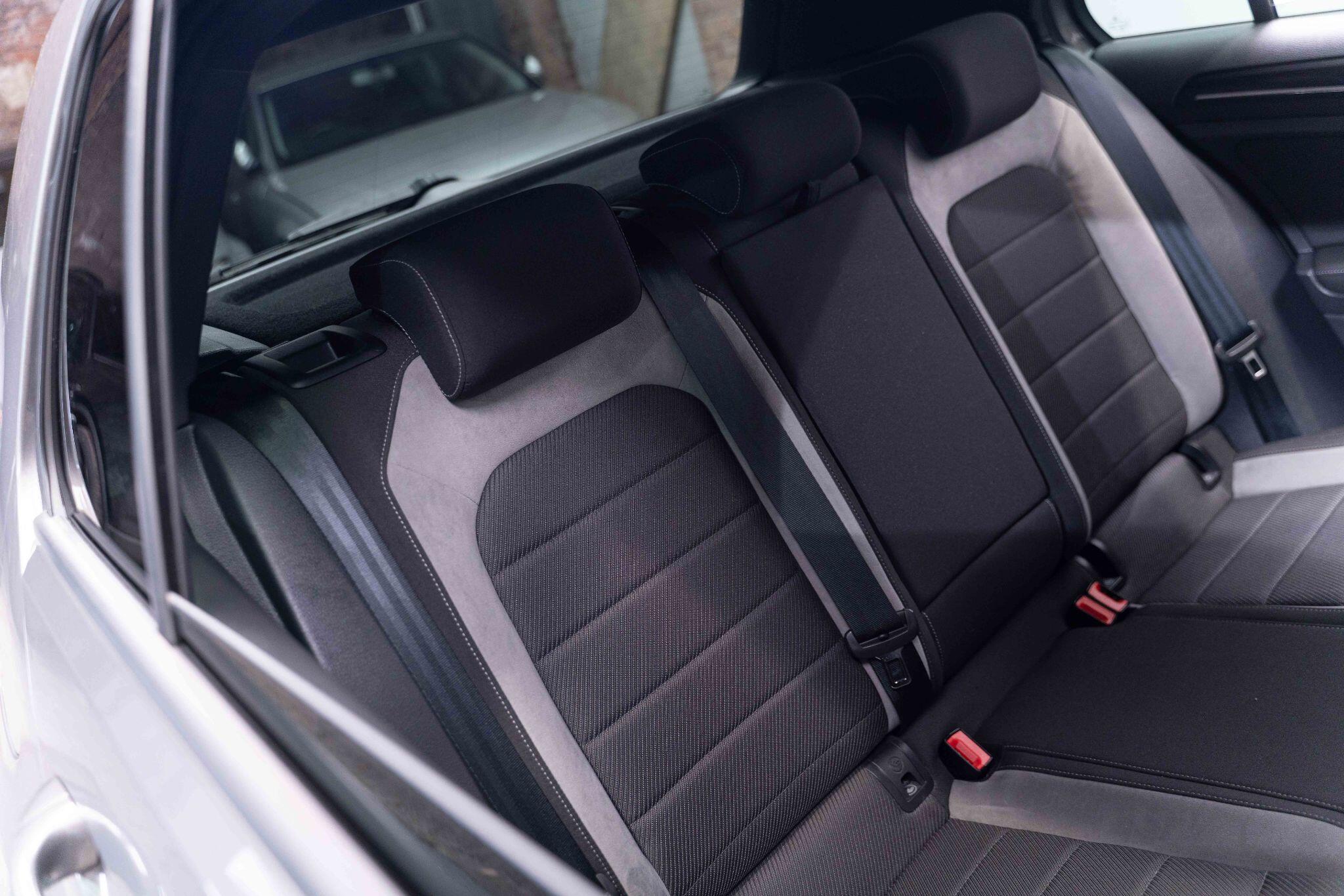 Volkswagen Golf - Image 16