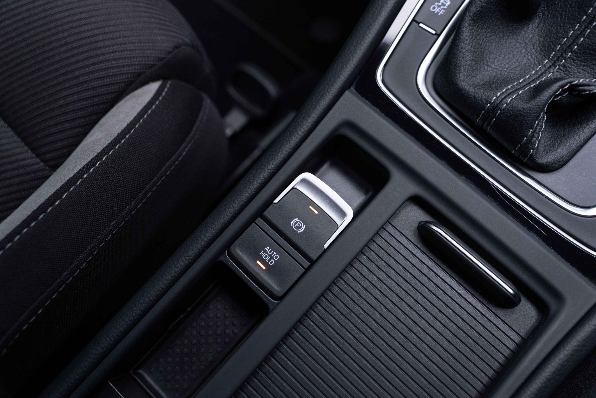 Volkswagen Golf - Image 25