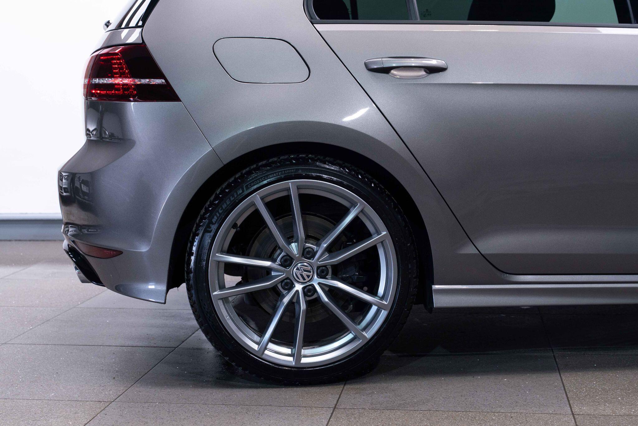 Volkswagen Golf - Image 28