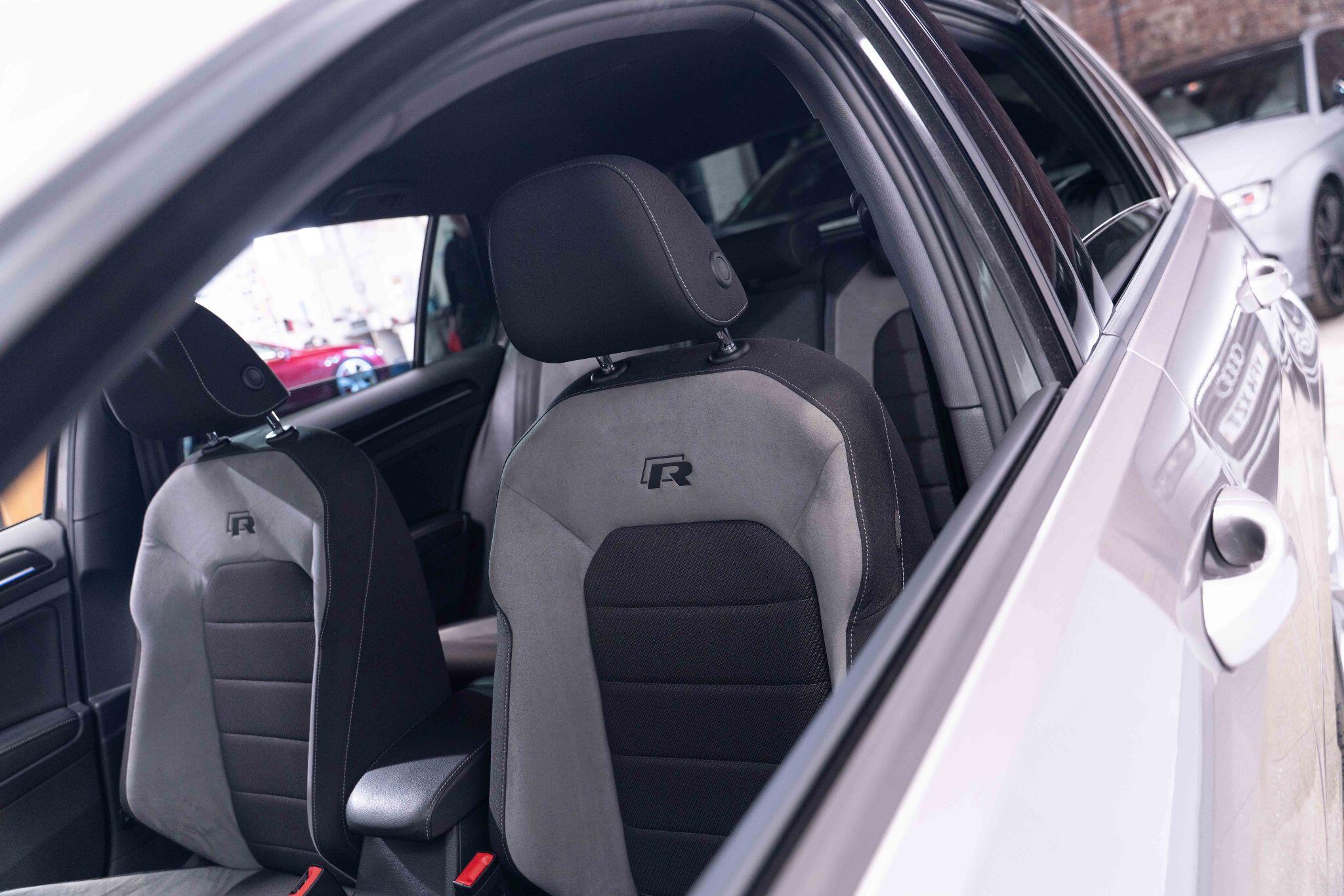 Volkswagen Golf - Image 35