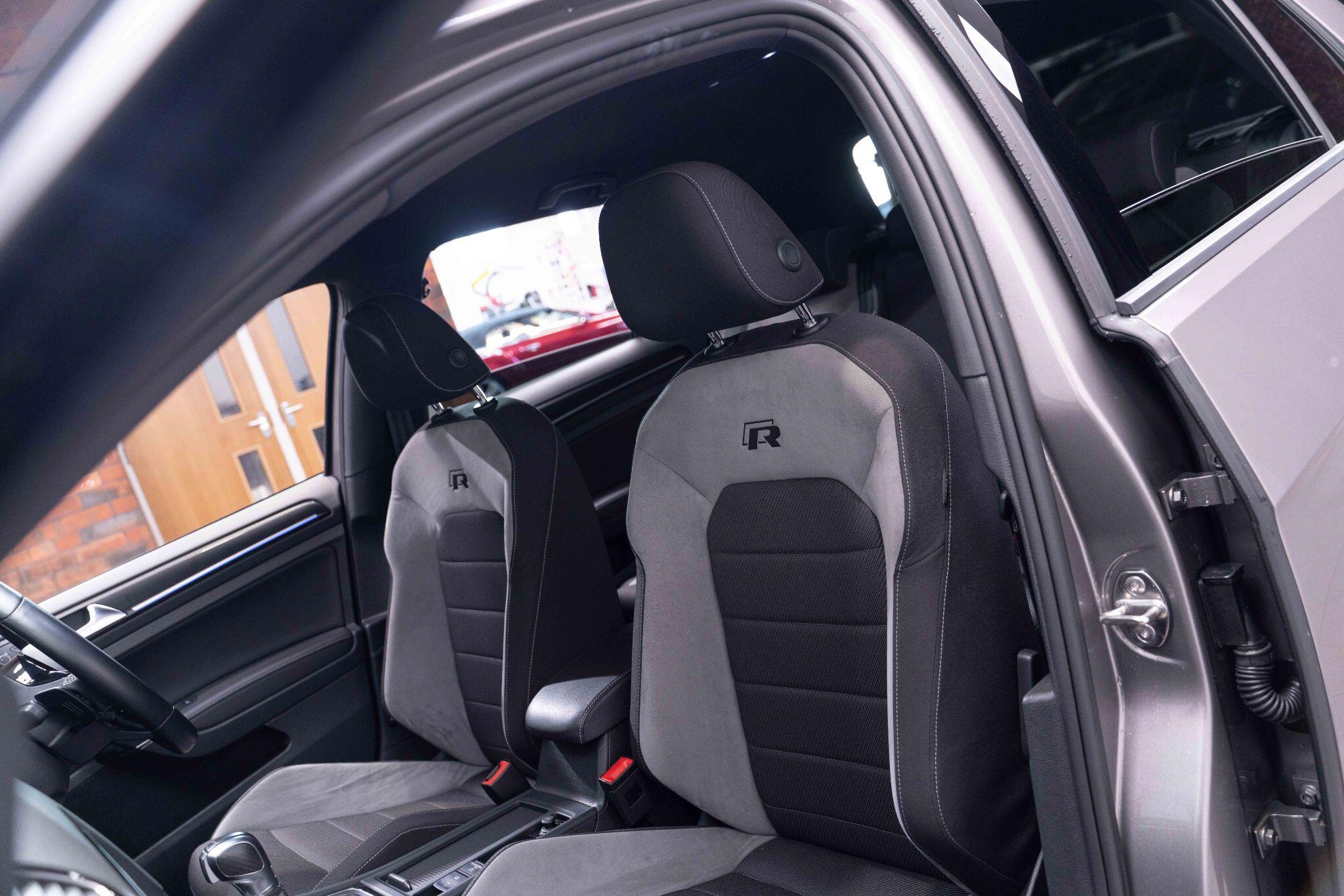 Volkswagen Golf - Image 36