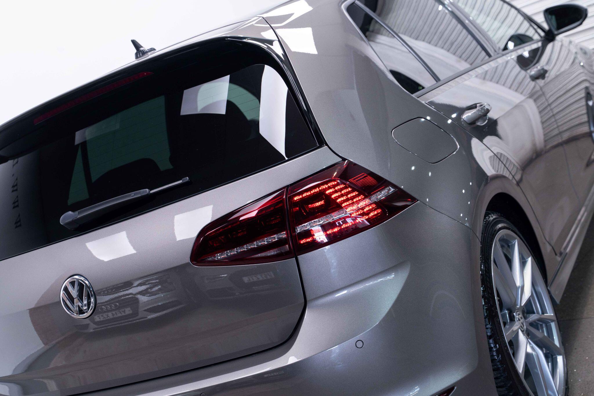 Volkswagen Golf - Image 37