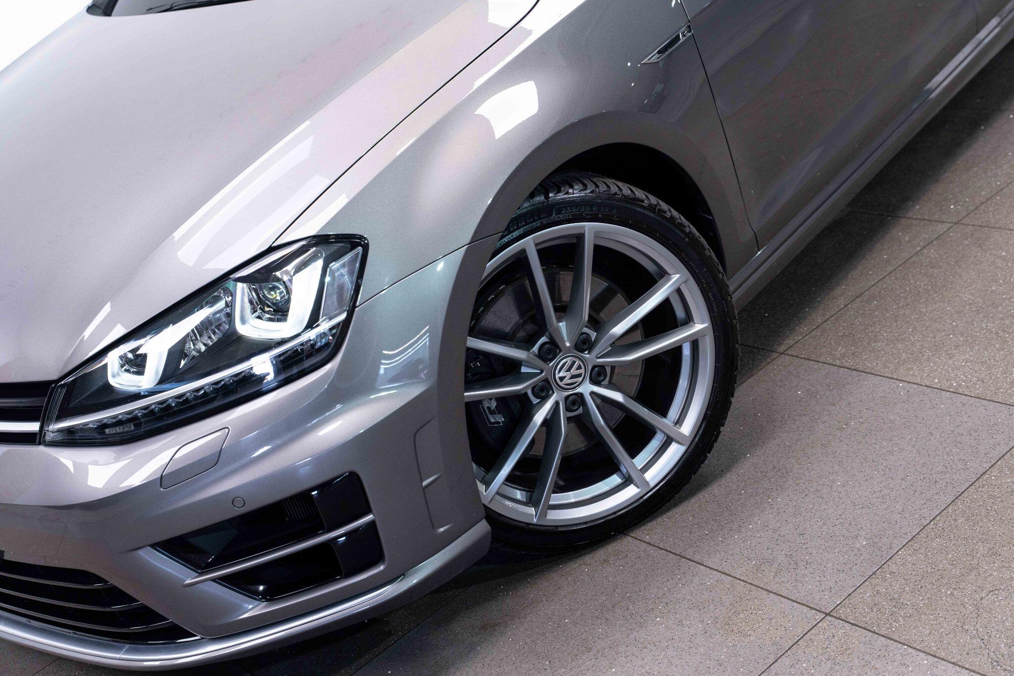 Volkswagen Golf - Image 40