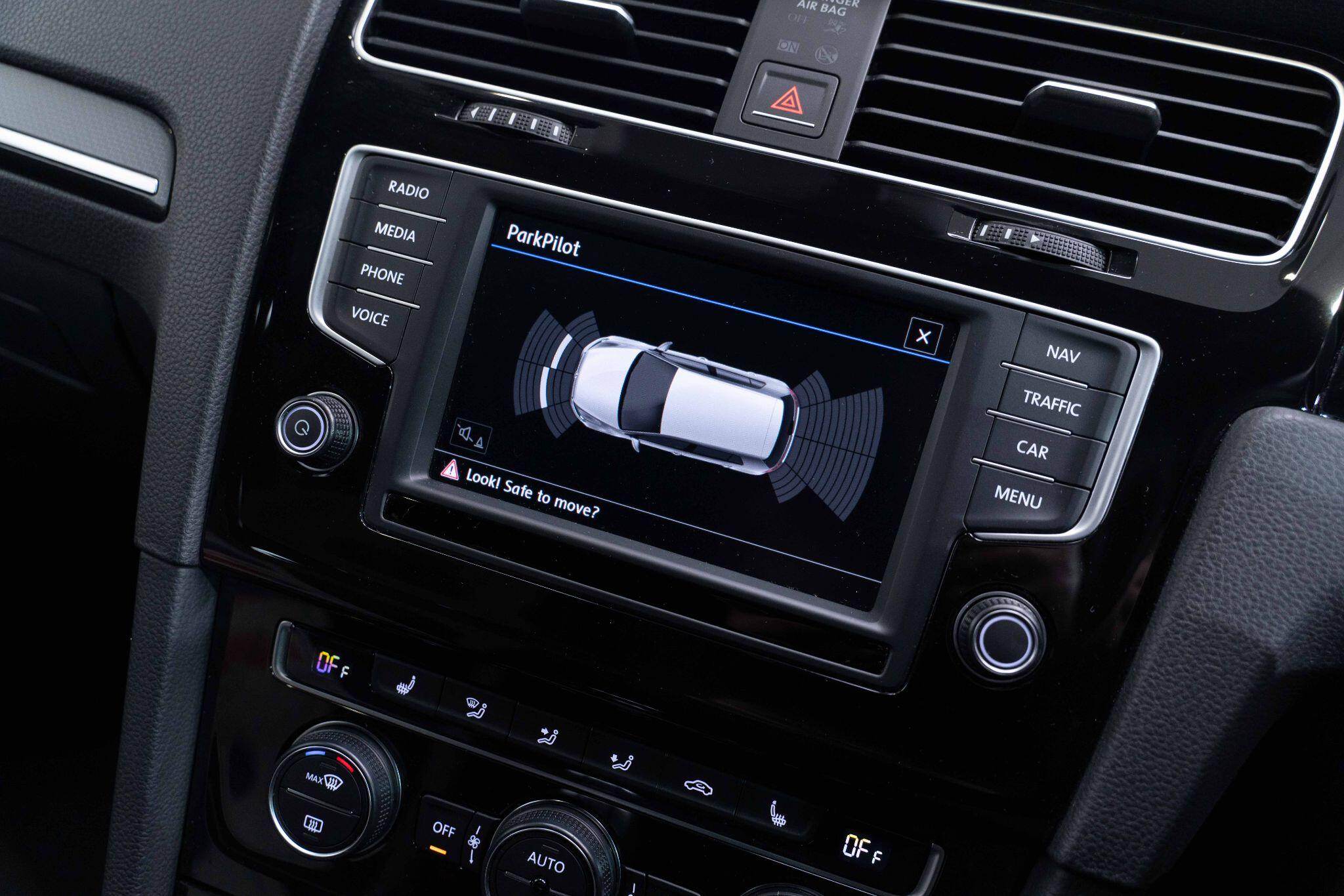 Volkswagen Golf - Image 42