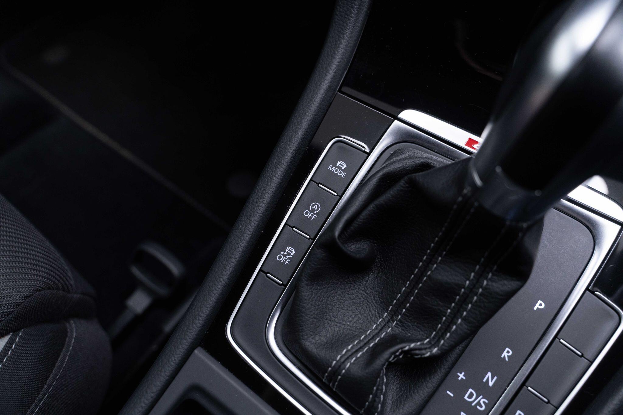 Volkswagen Golf - Image 43