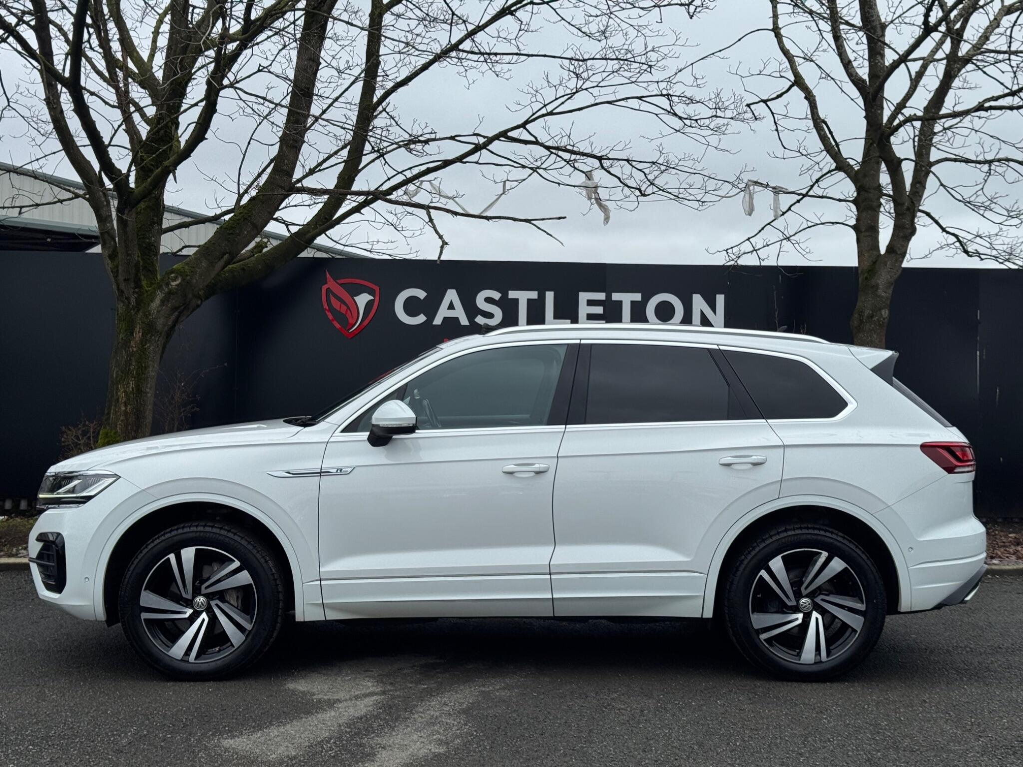 Volkswagen Touareg - Image 7