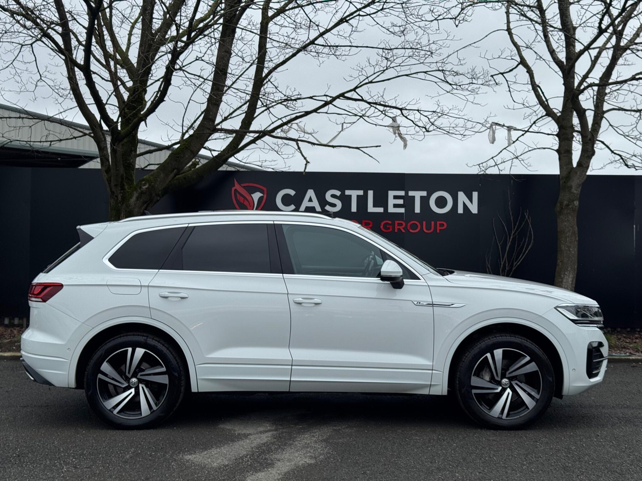 Volkswagen Touareg - Image 9