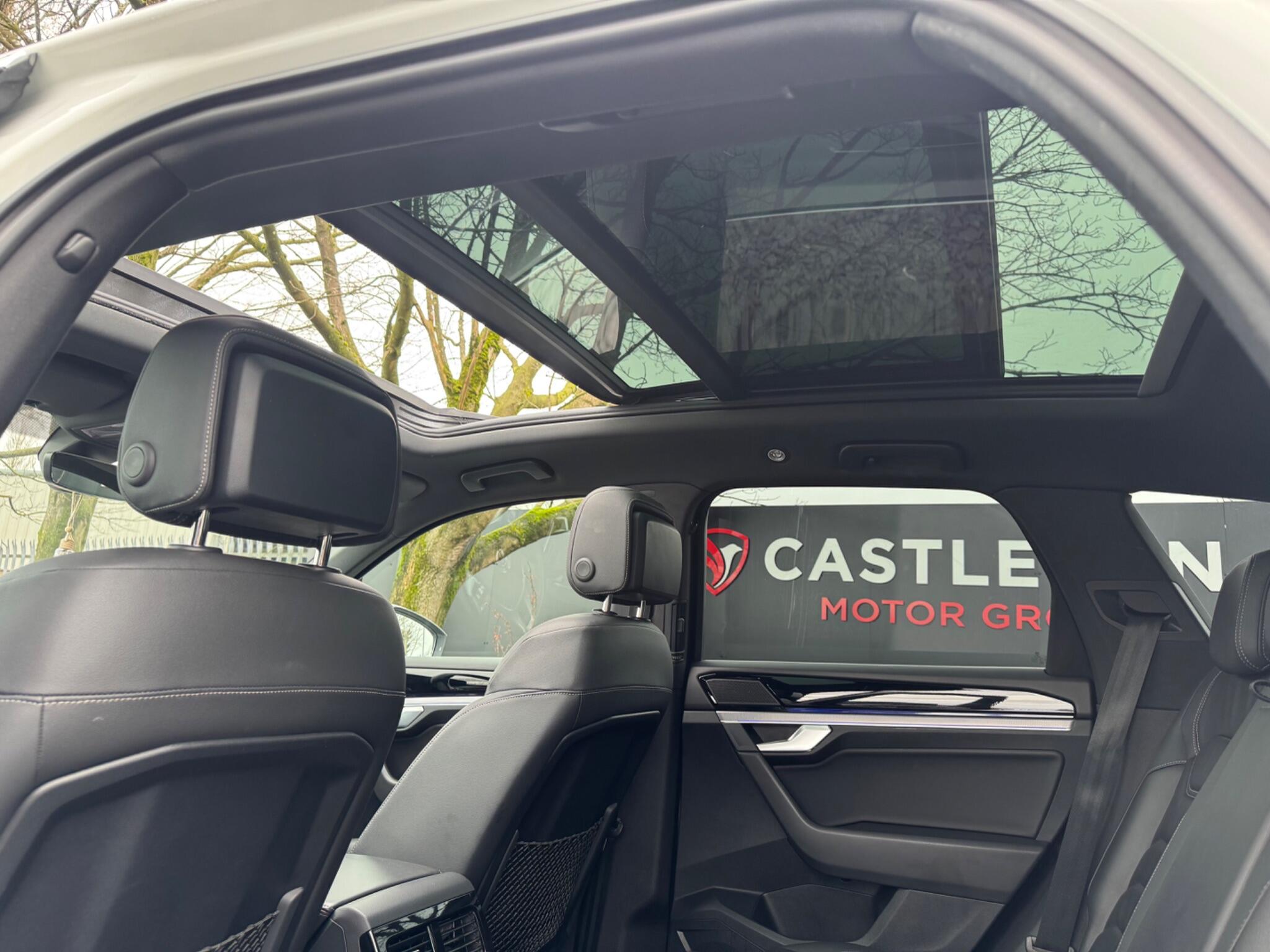 Volkswagen Touareg - Image 68