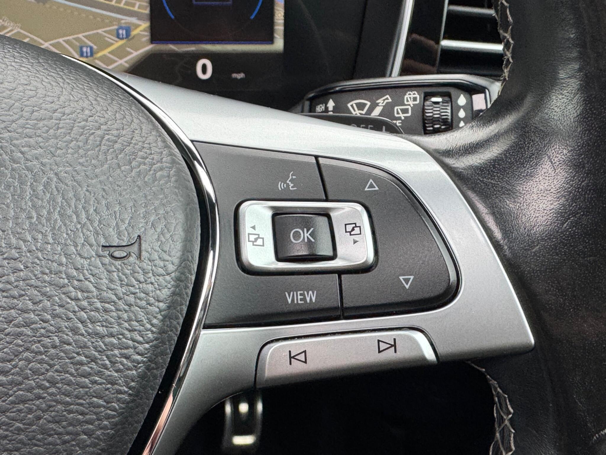 Volkswagen Touareg - Image 26