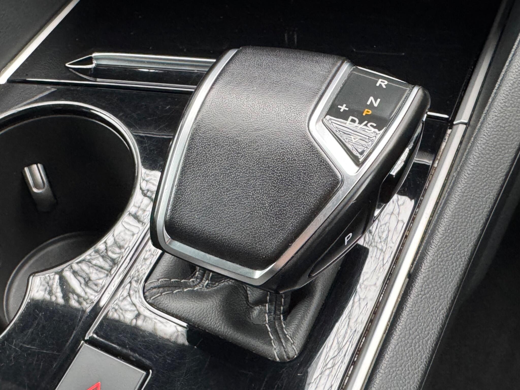 Volkswagen Touareg - Image 52