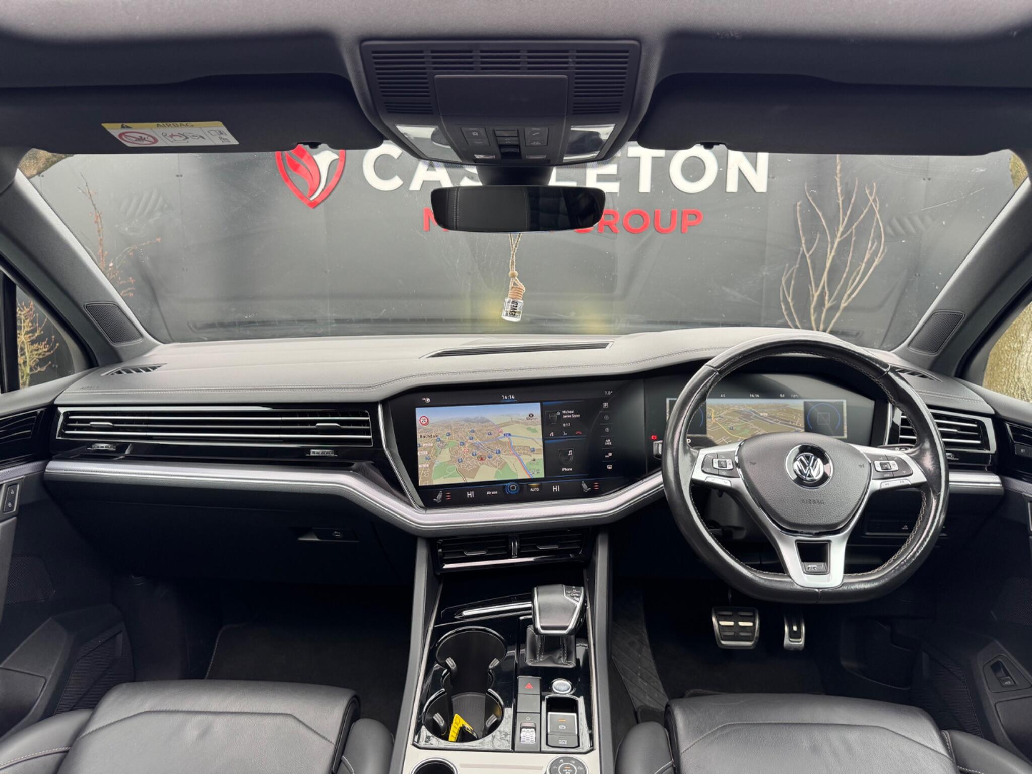 Volkswagen Touareg - Image 14